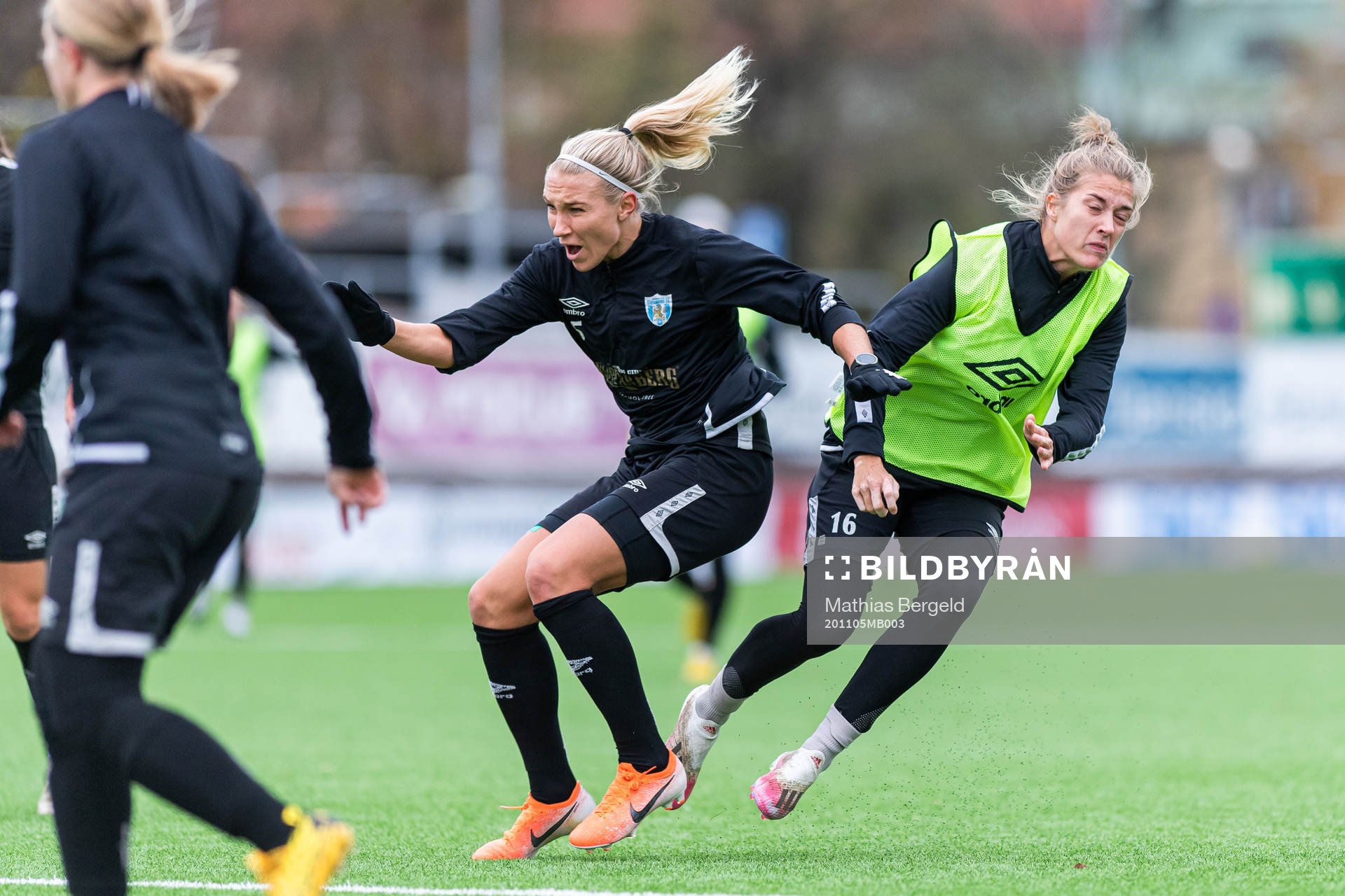 Emma Koivisto skadar sig
