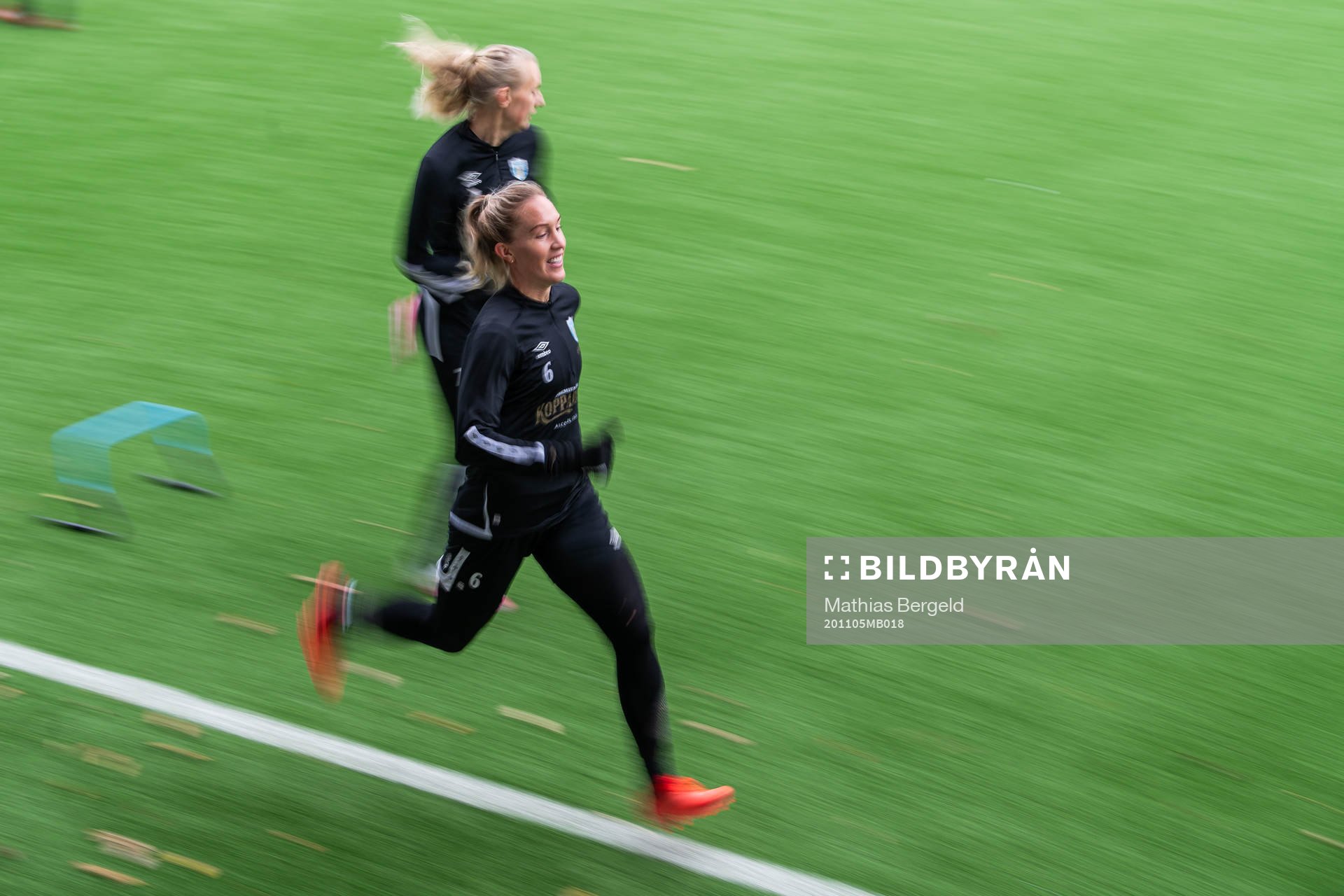Stina Blackstenius och Julia Roddar