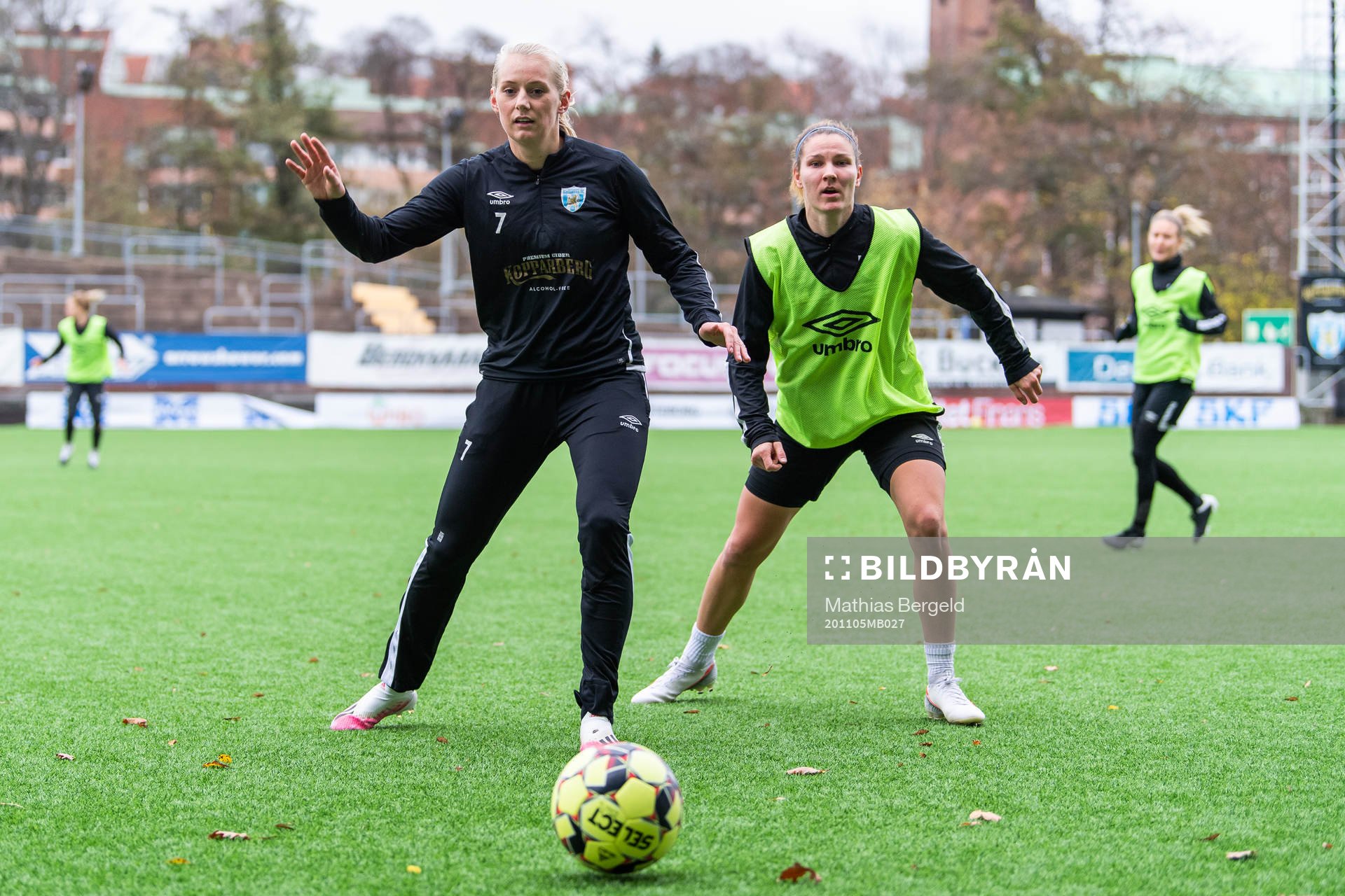 Stina Blackstenius och Natalia Kuikka