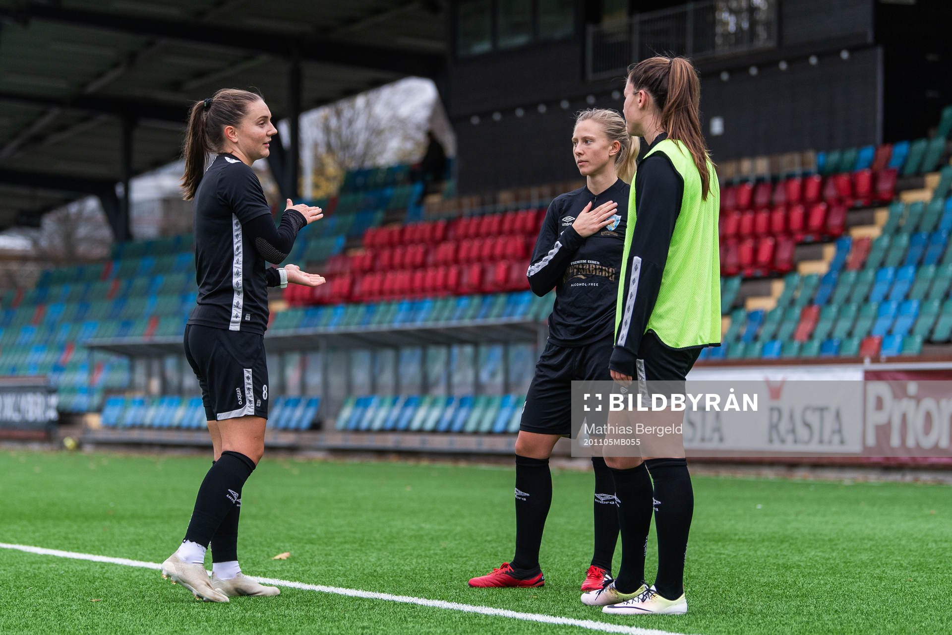Vilde Böe Risa, Rebecka Blomqvist och Pauline Hammarlund