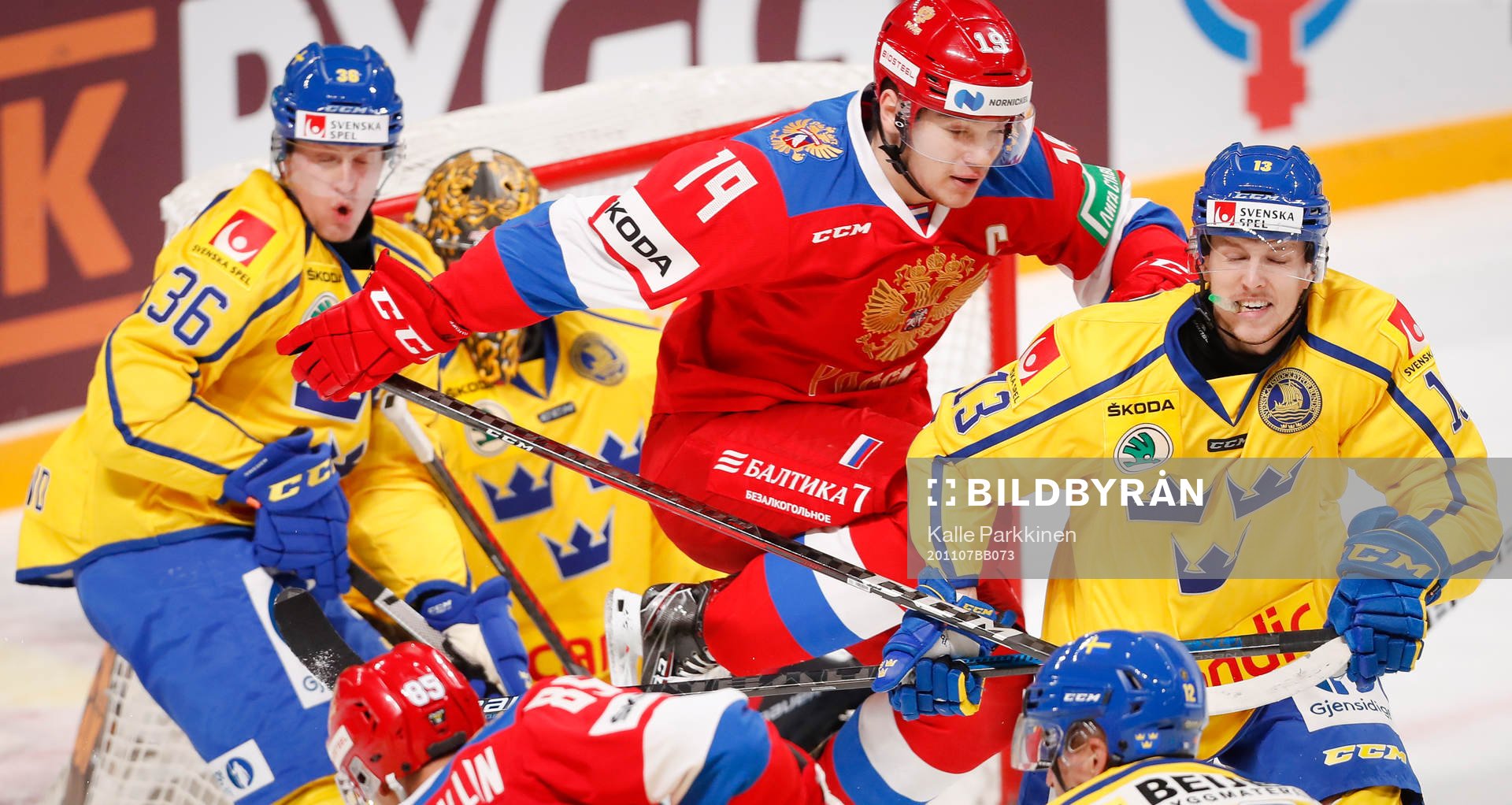 Linus Ölund #36, SWE, Vasili Podkolzin #19, RUS and Niklas