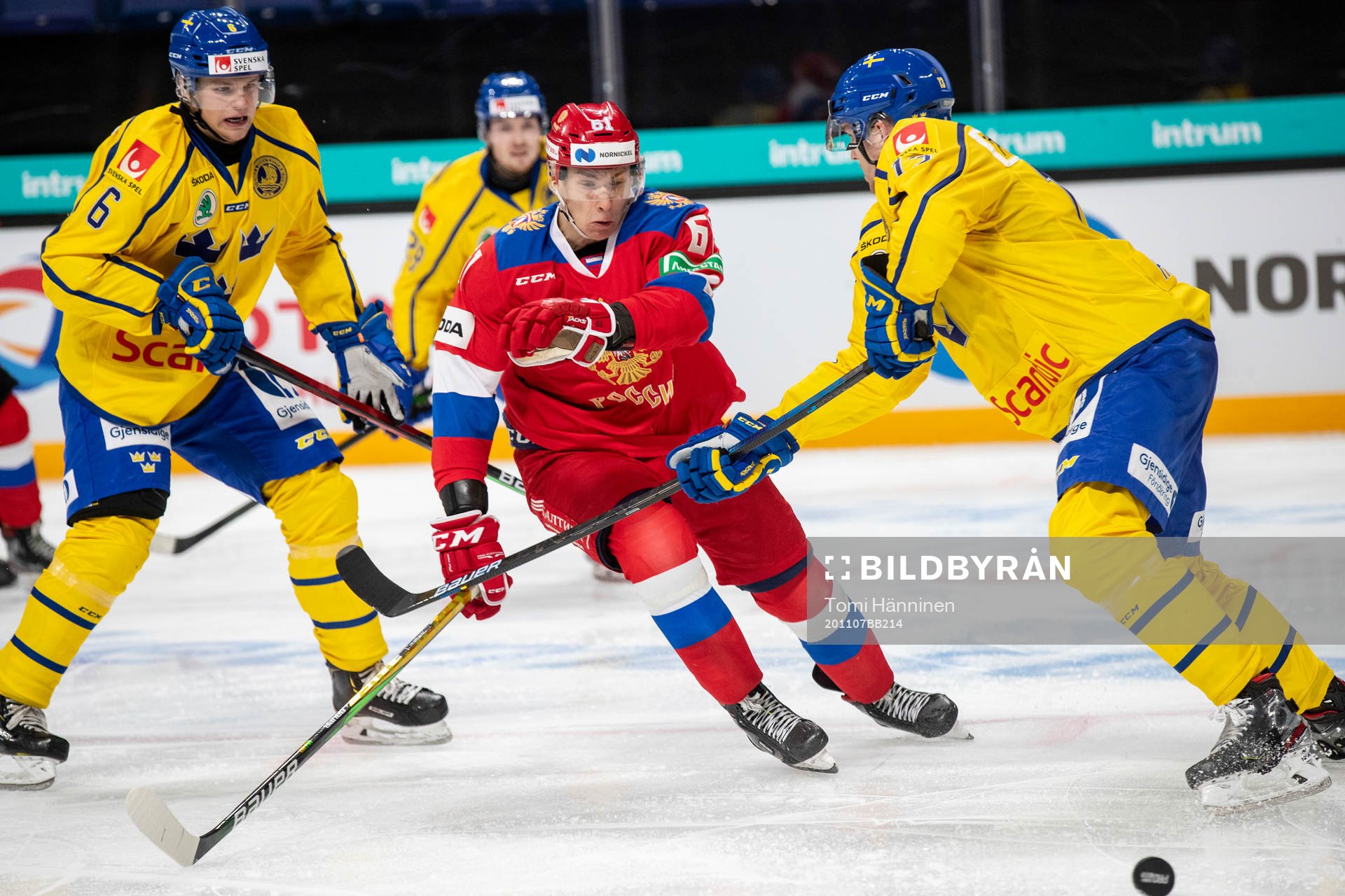 Mattias Norlinder #6, SWE, Danil Alalykin #61, RUS, Niklas