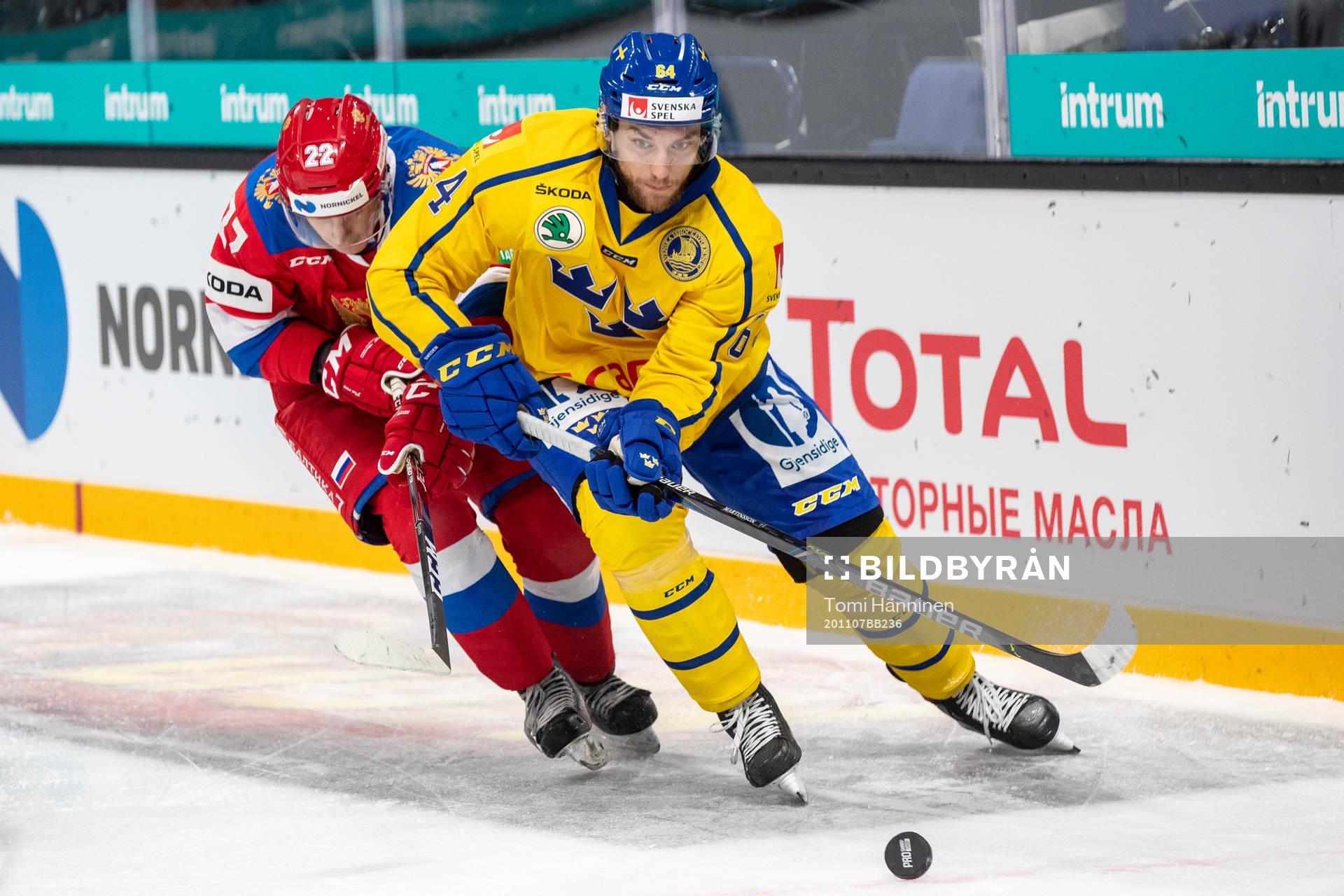 Marat Khusnutdinov #22, RUS, Eric Martinsson #64, SWE