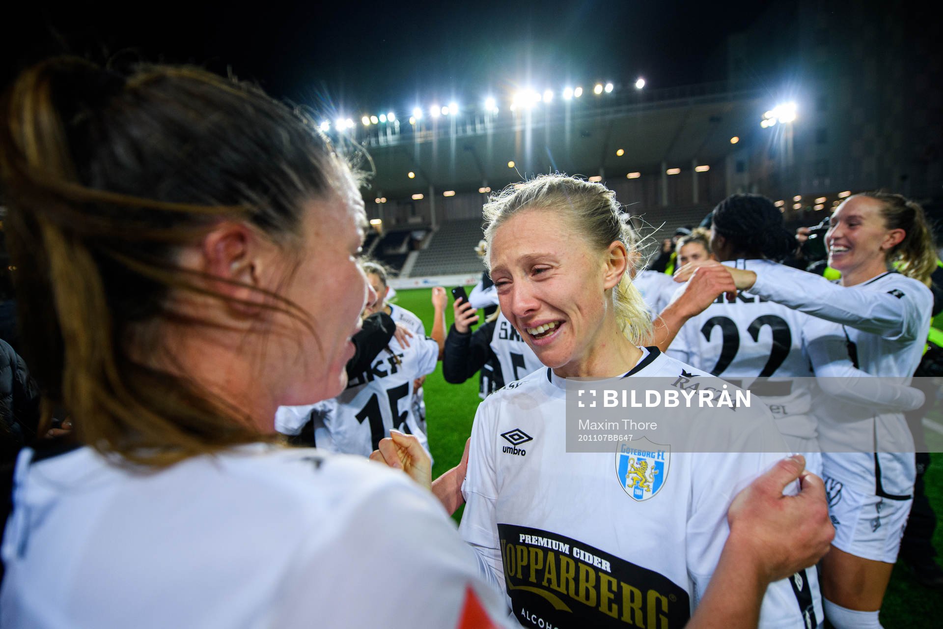Göteborgs Rebecka Blomqvist jublar över SM-guldet efter fotbollsmatchen i Damallsvenskan mellan Linköping och Kopparbergs/Göteborg den 7 november 2020 i Linköping.