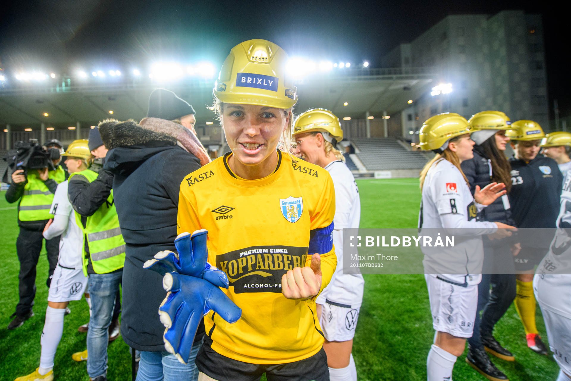 Göteborgs målvakt Jennifer Falk jublar över SM-guldet