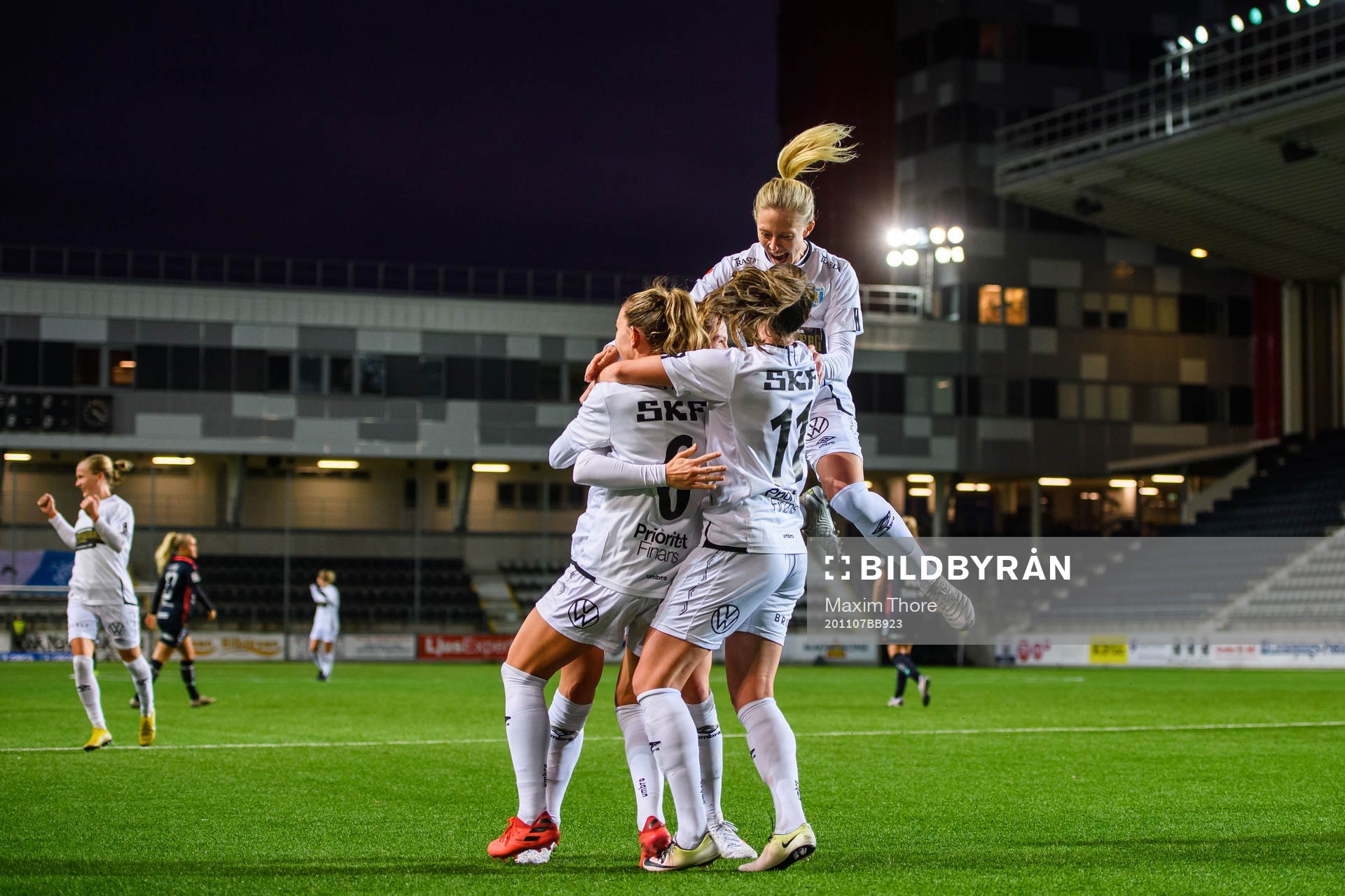 Göteborgs Rebecka Blomqvist och Vilde Böe Risa jublar