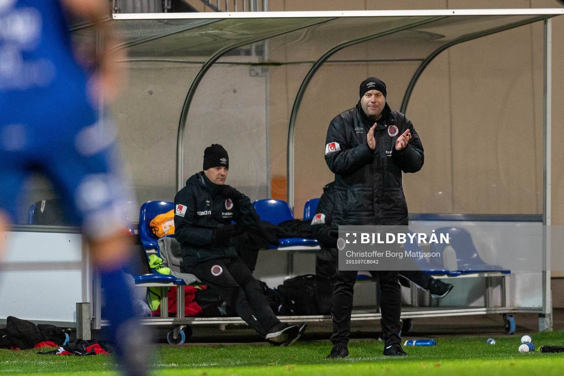 Örebros tränare Martin Skogman reagerar