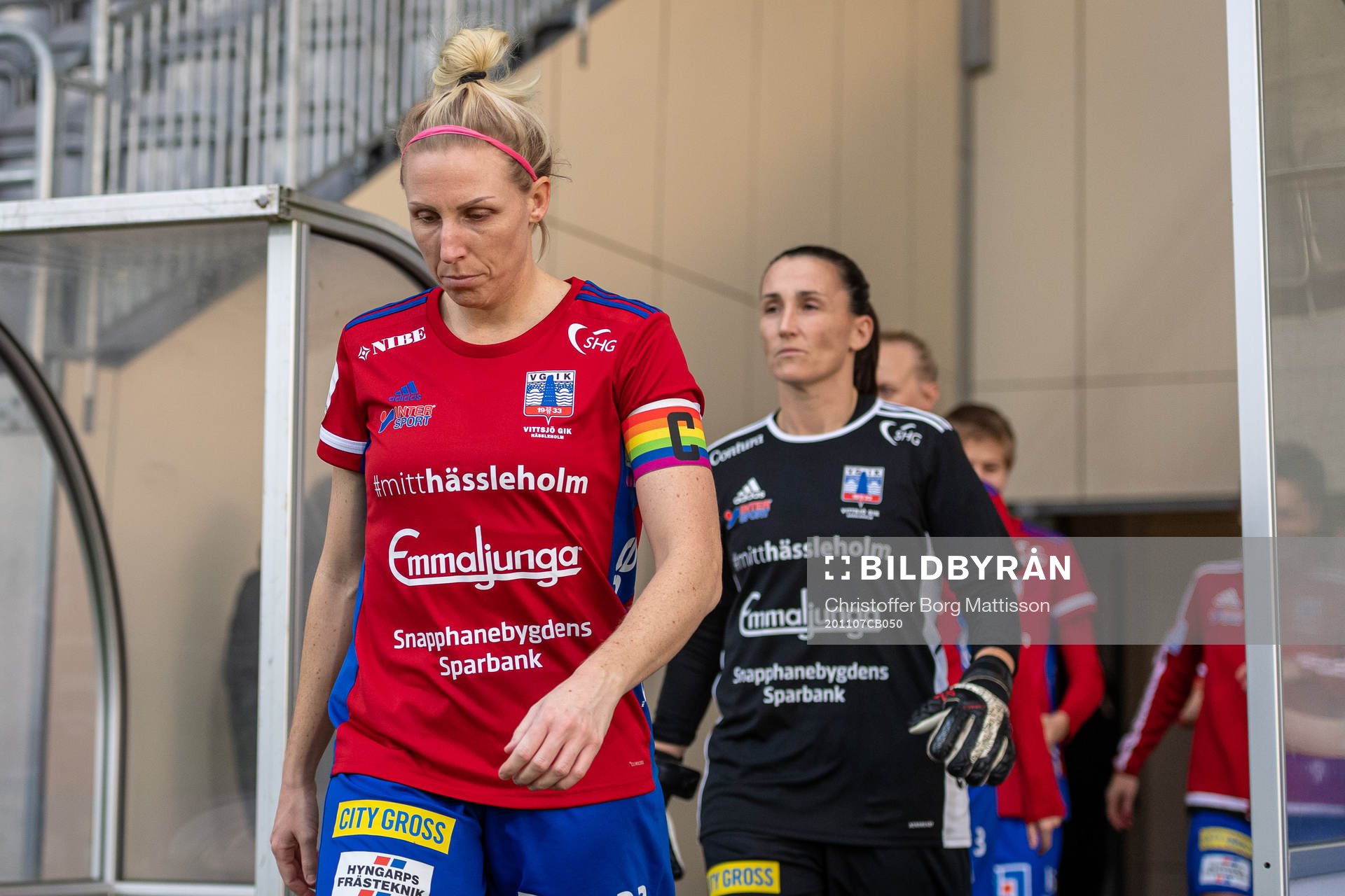 Vittsjös Sandra Adolfsson och målvakt Shannon Lynn gör