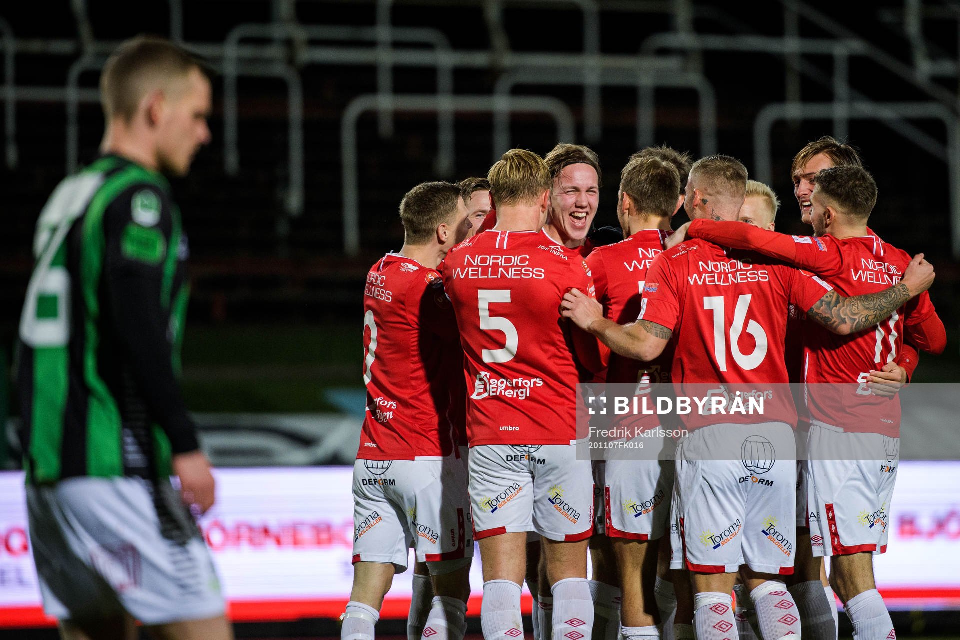 Degerfors Adam Carlén jublar