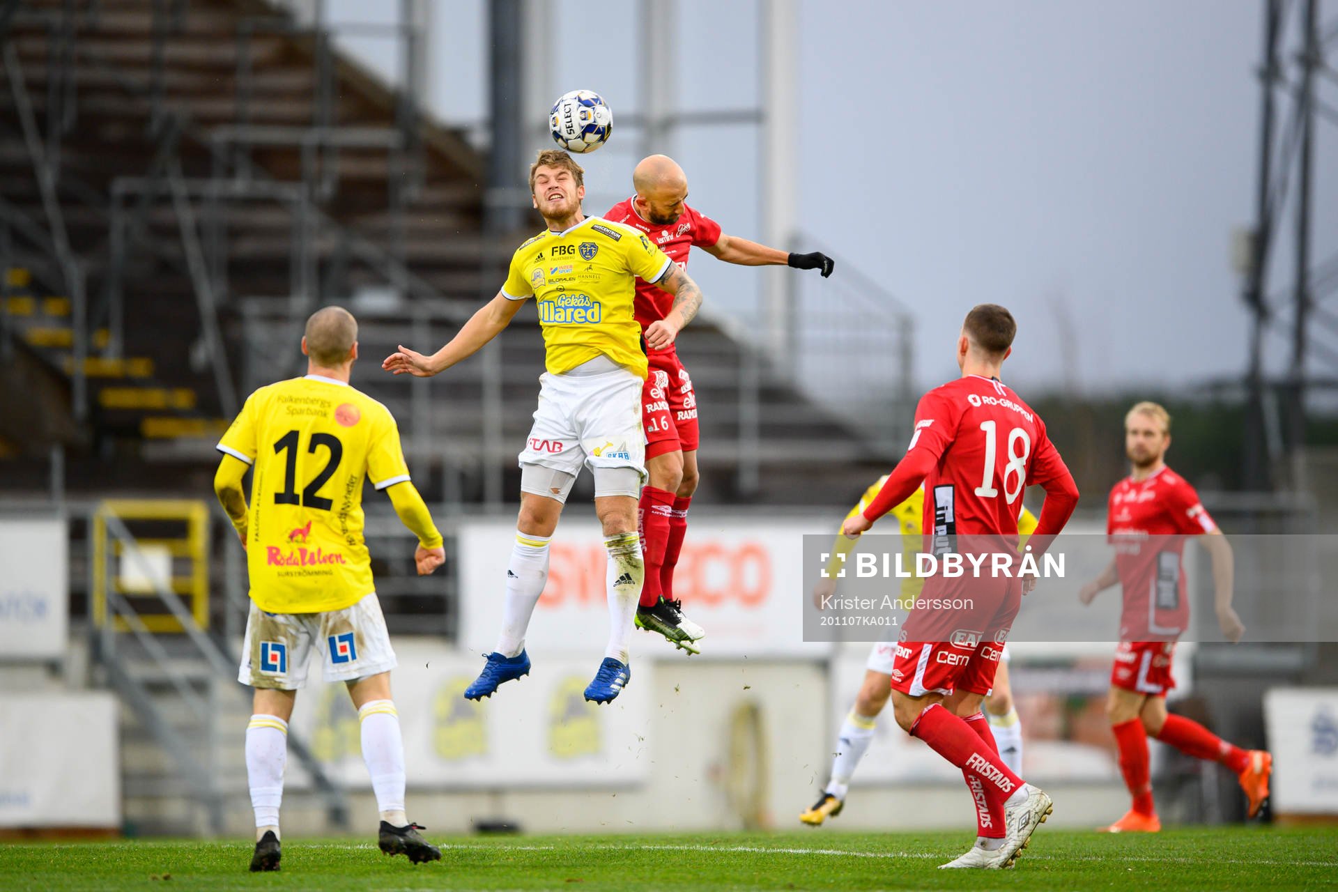 Falkenbergs Marcus Mathisen och Elfsborgs Robert Gojani