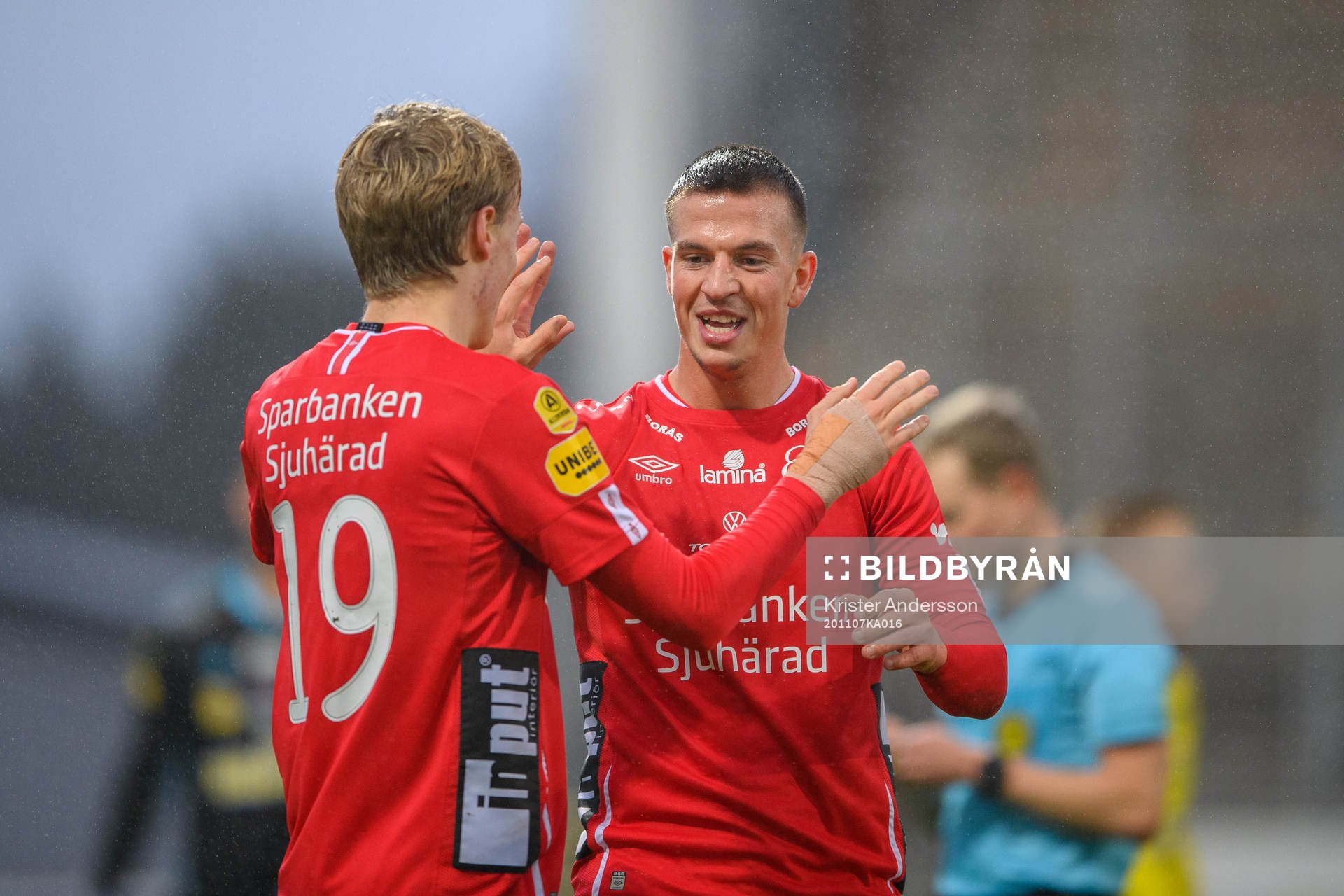Elfsborgs Simon Olsson och Jeppe Møldrup Okkels jublar
