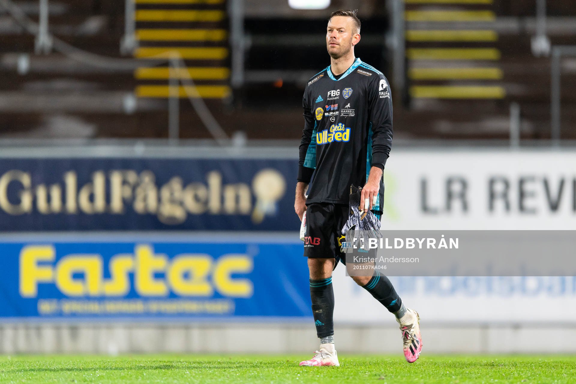Falkenbergs målvakt Viktor Noring deppar
