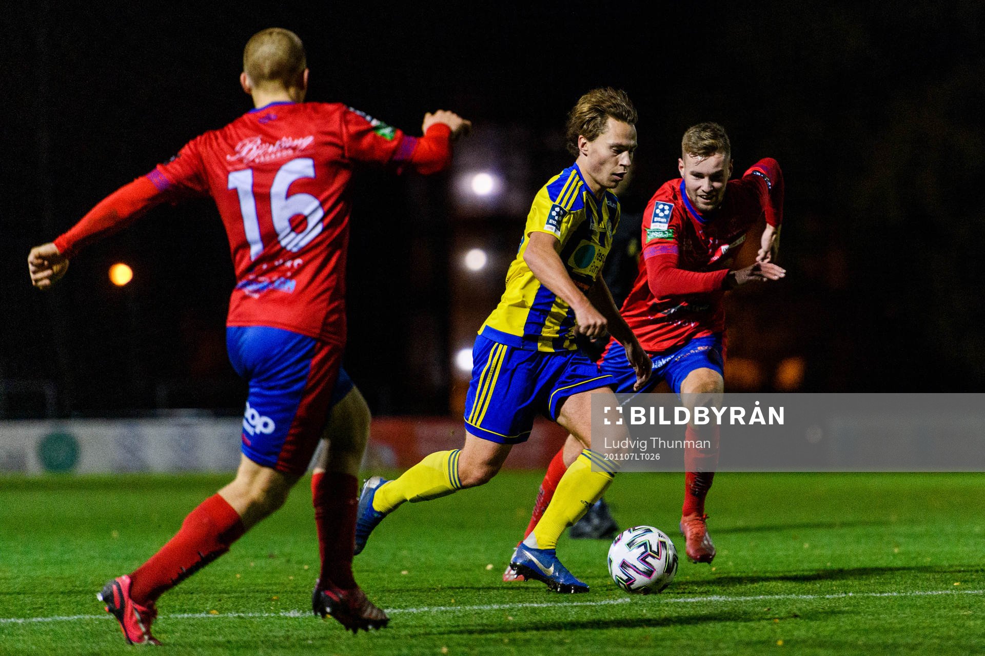 Eskilsminnes Filip Ottosson under fotbollsmatchen i division 1 södra mellan Eskilsminne och Tvååker den 7 november 2020 i Helsingborg.
