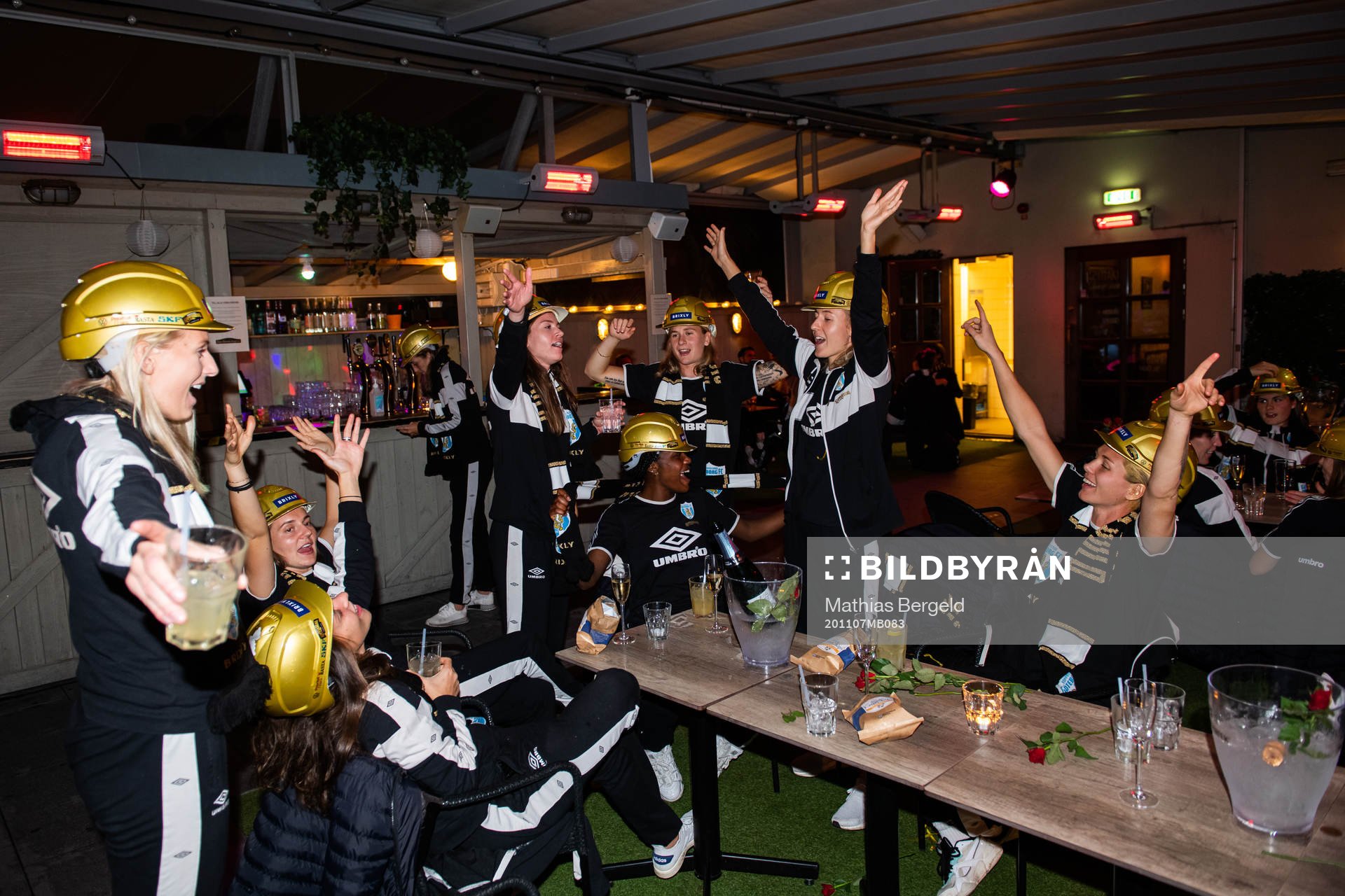 Pauline Hammarlund, Vilde Böe Risa, Pauline Hammarlund, Evelyn Ijeh, Filippa Curmark, Rebecka Blomqvist och Emily Sonnett under Kopparbergs/Göteborgs guldfirande den 7 november 2020 i Göteborg.