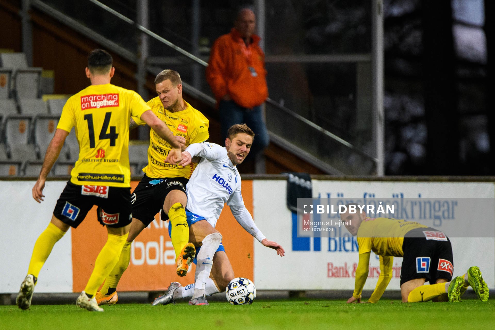 IFK Norrköpings Christoffer Nyman i en kamp mot Mjällbys