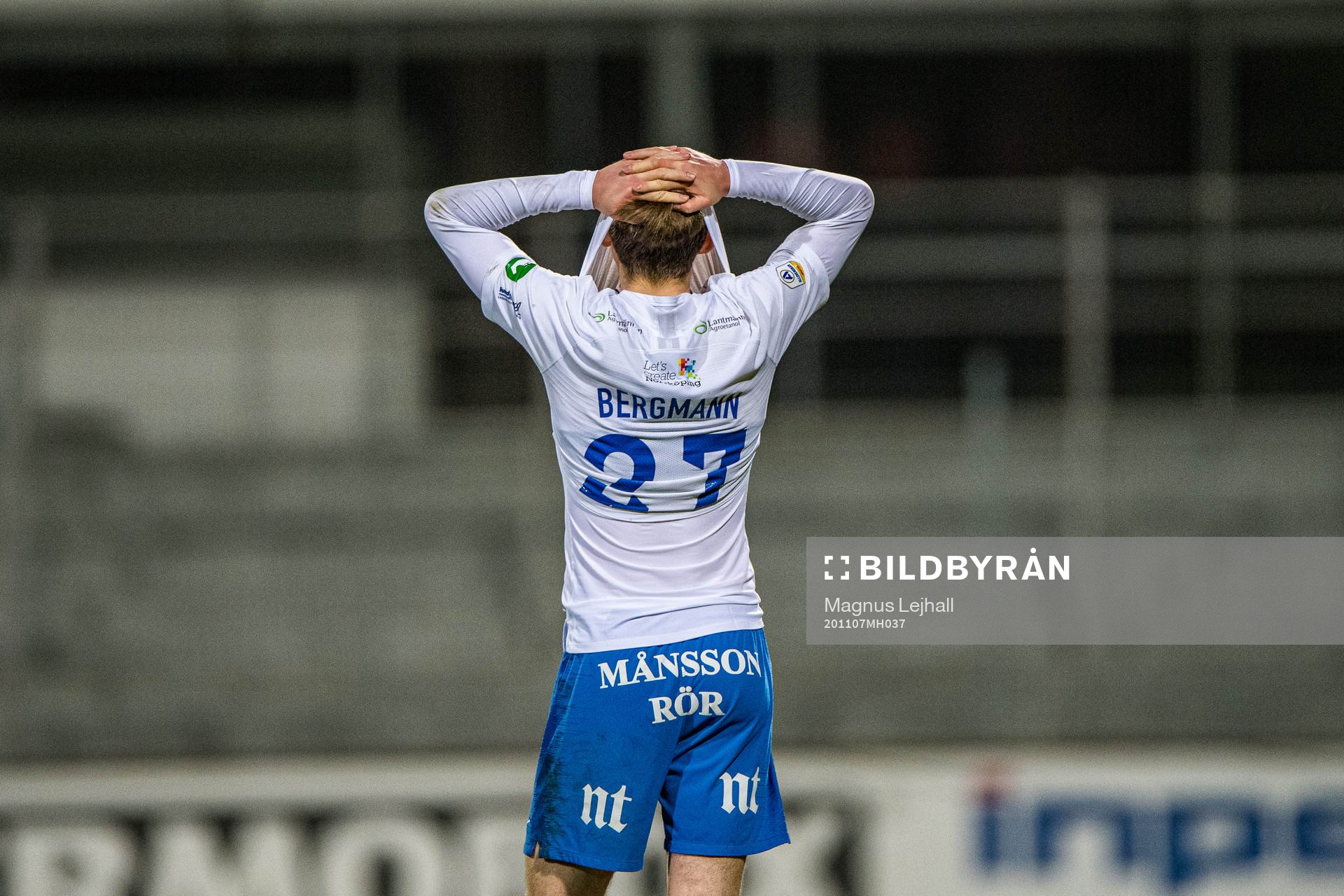 IFK Norrköpings Ísak Bergmann Jóhannesson  deppar