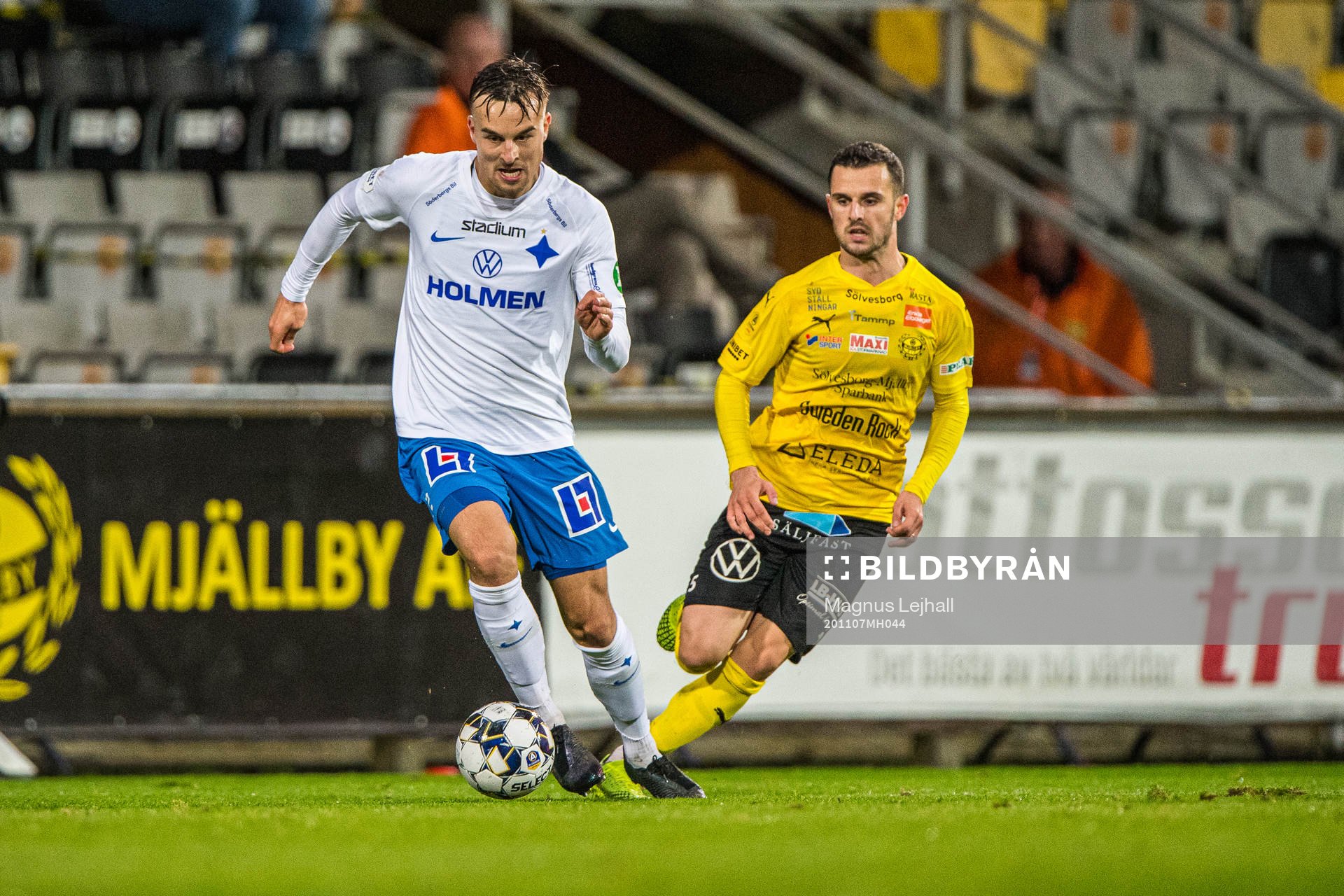 IFK Norrköpings Henrik Castegren  och Mjällbys Kadir
