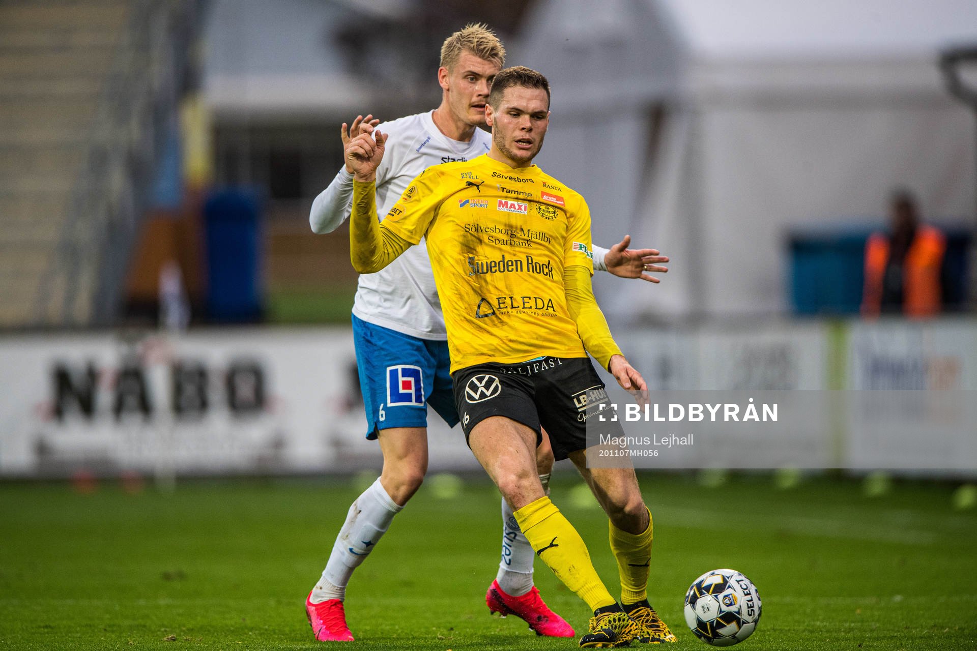 Mjällbys Jacob Bergström och IFK Norrköpings Eric Smith