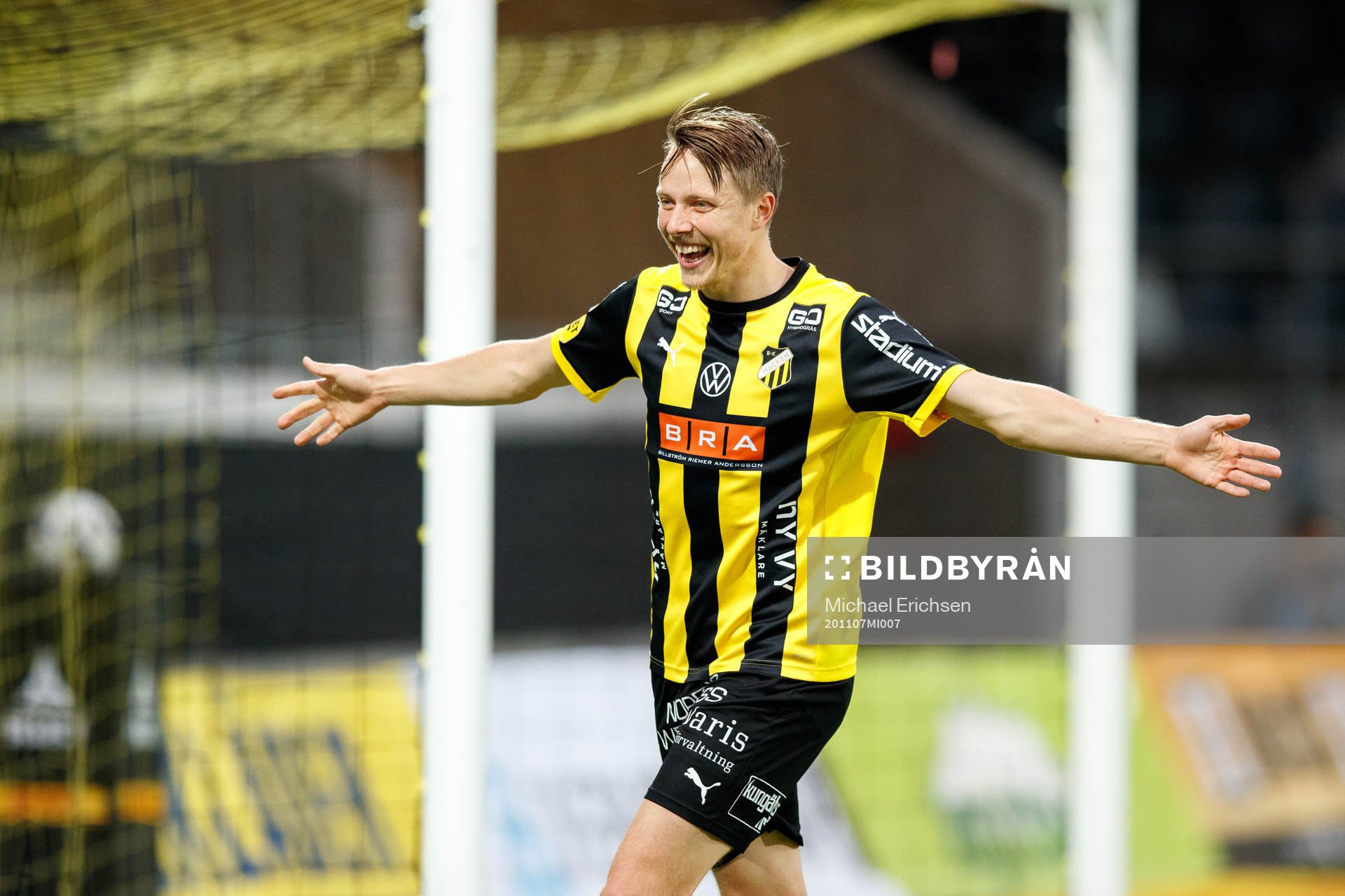 Häckens Viktor Lundberg jublar