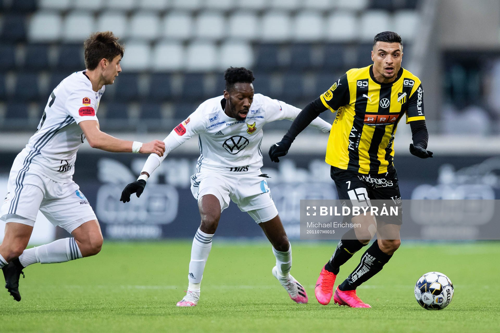 Häckens Ahmed Yasin och Östersunds Blair Turgott