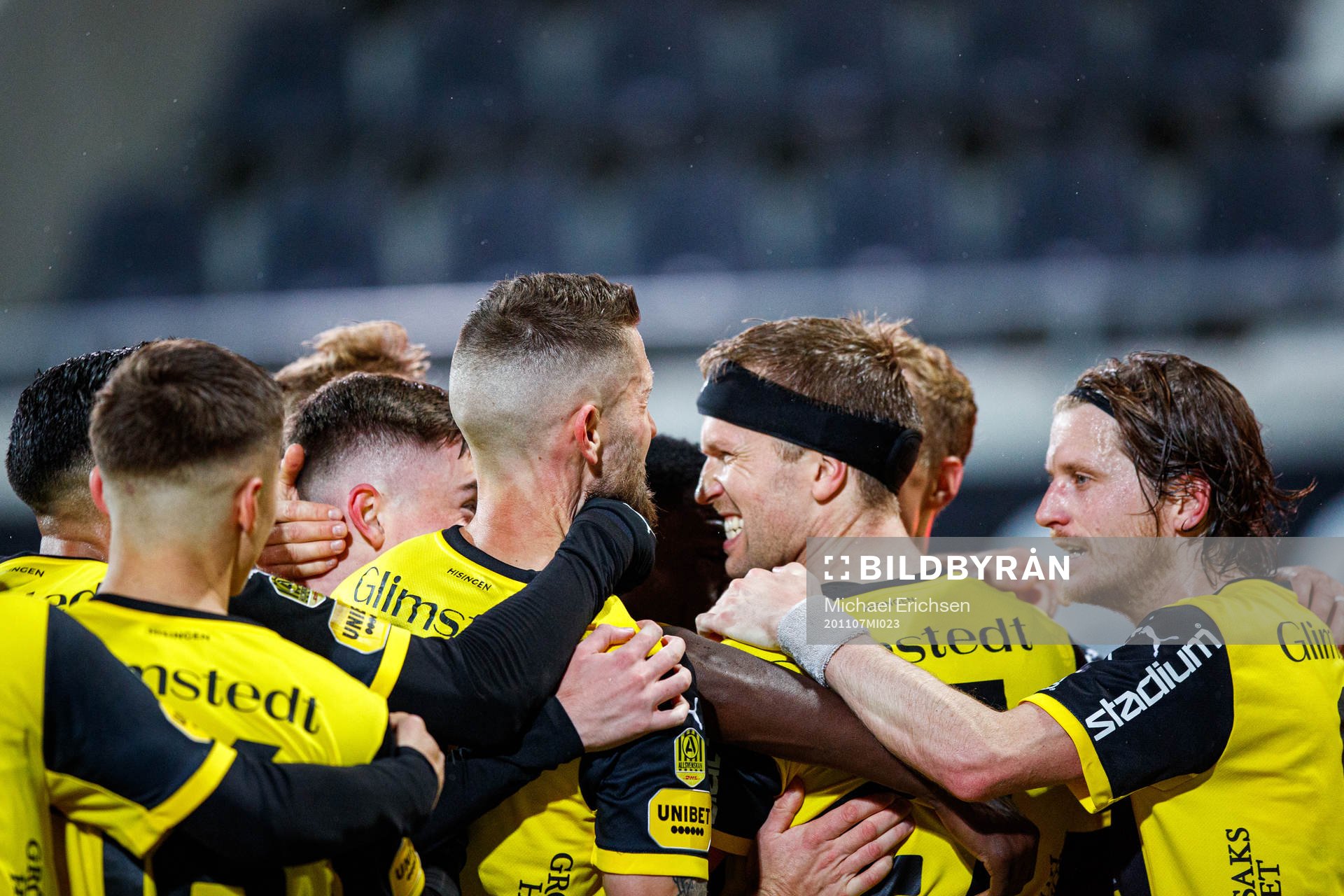 Häckens Rasmus Lindgren jublar