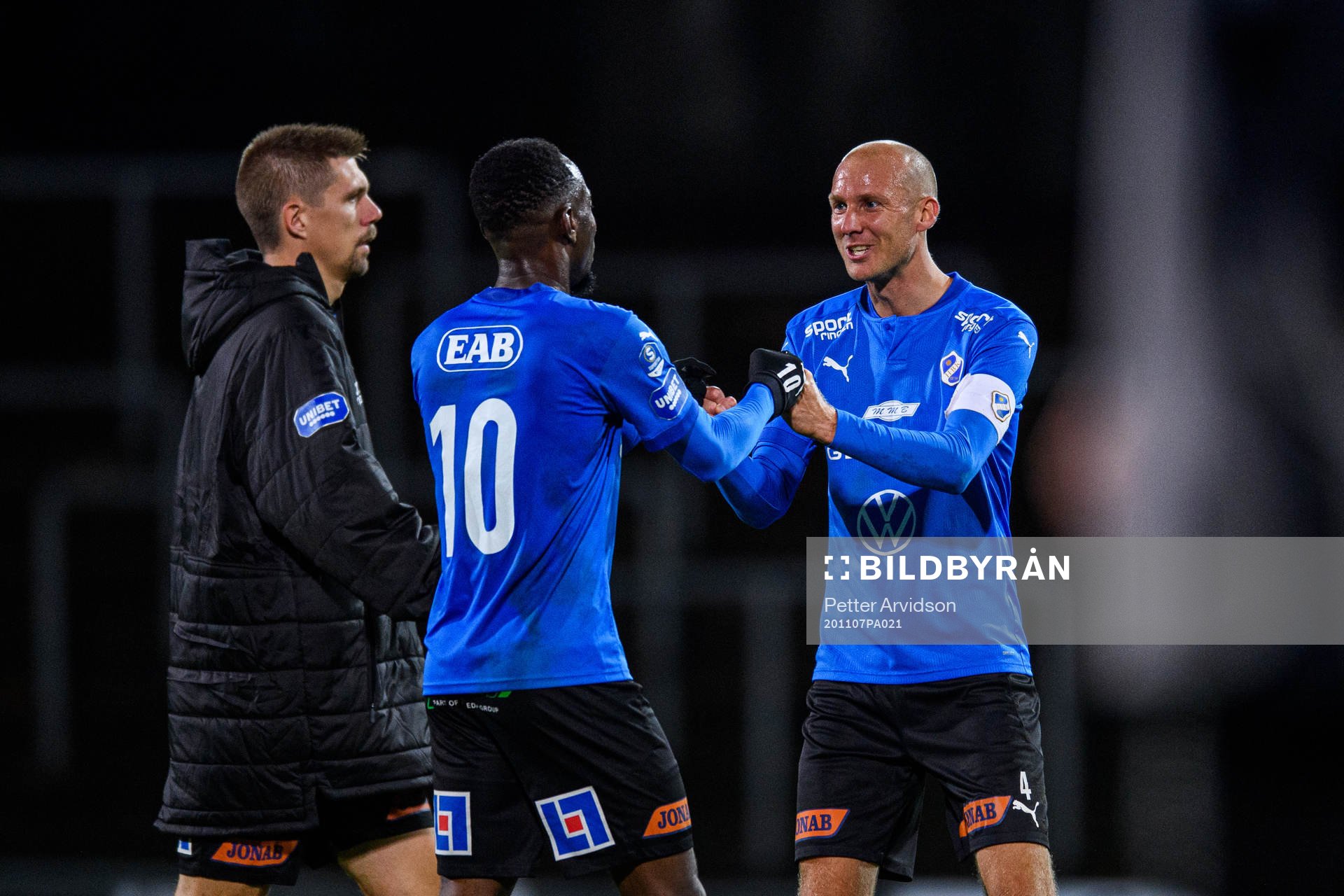 Halmstads Sadat Karim och Andreas Johansson jublar