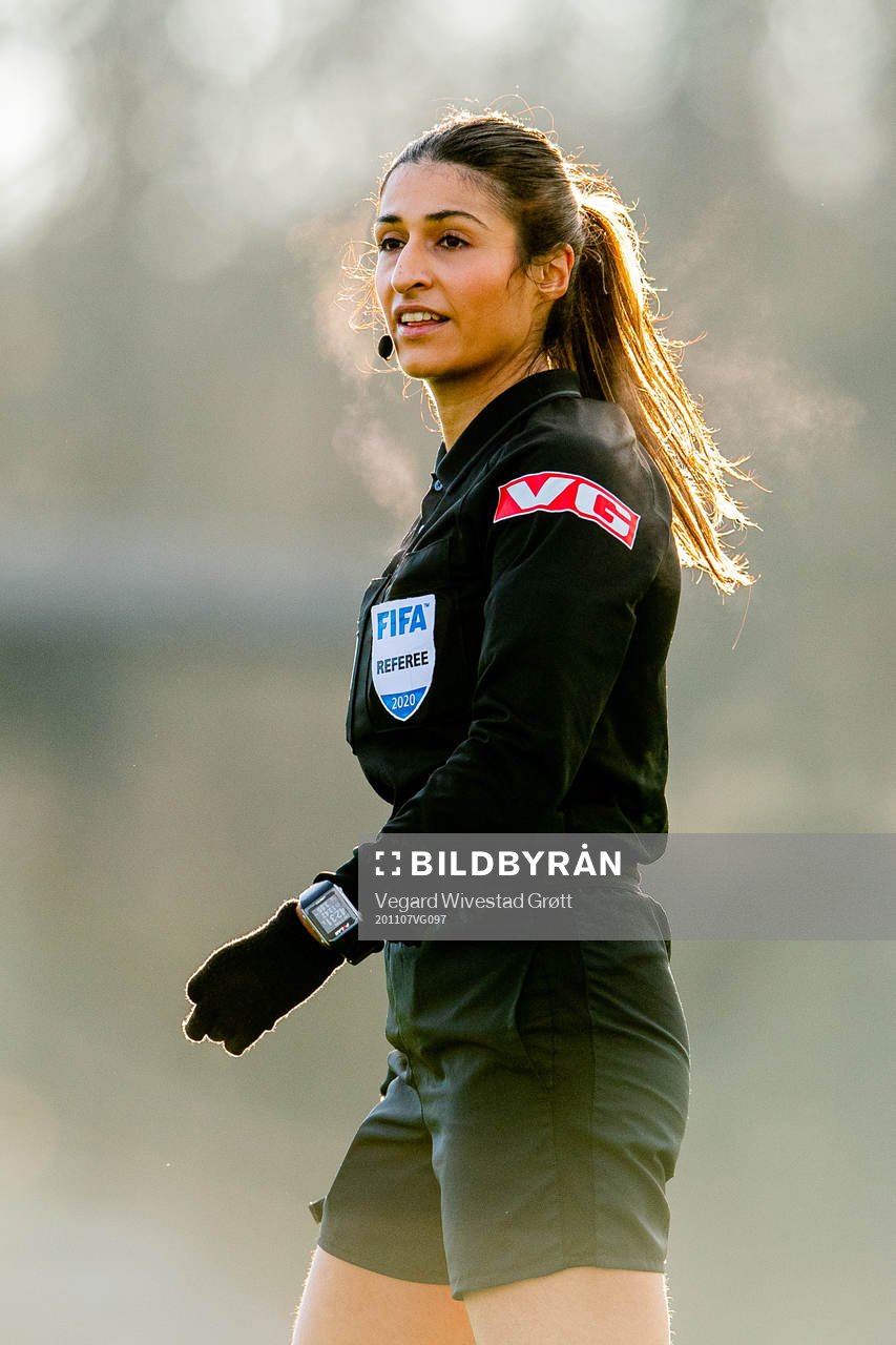 Sarah Fatemeh Zangeneh, referee