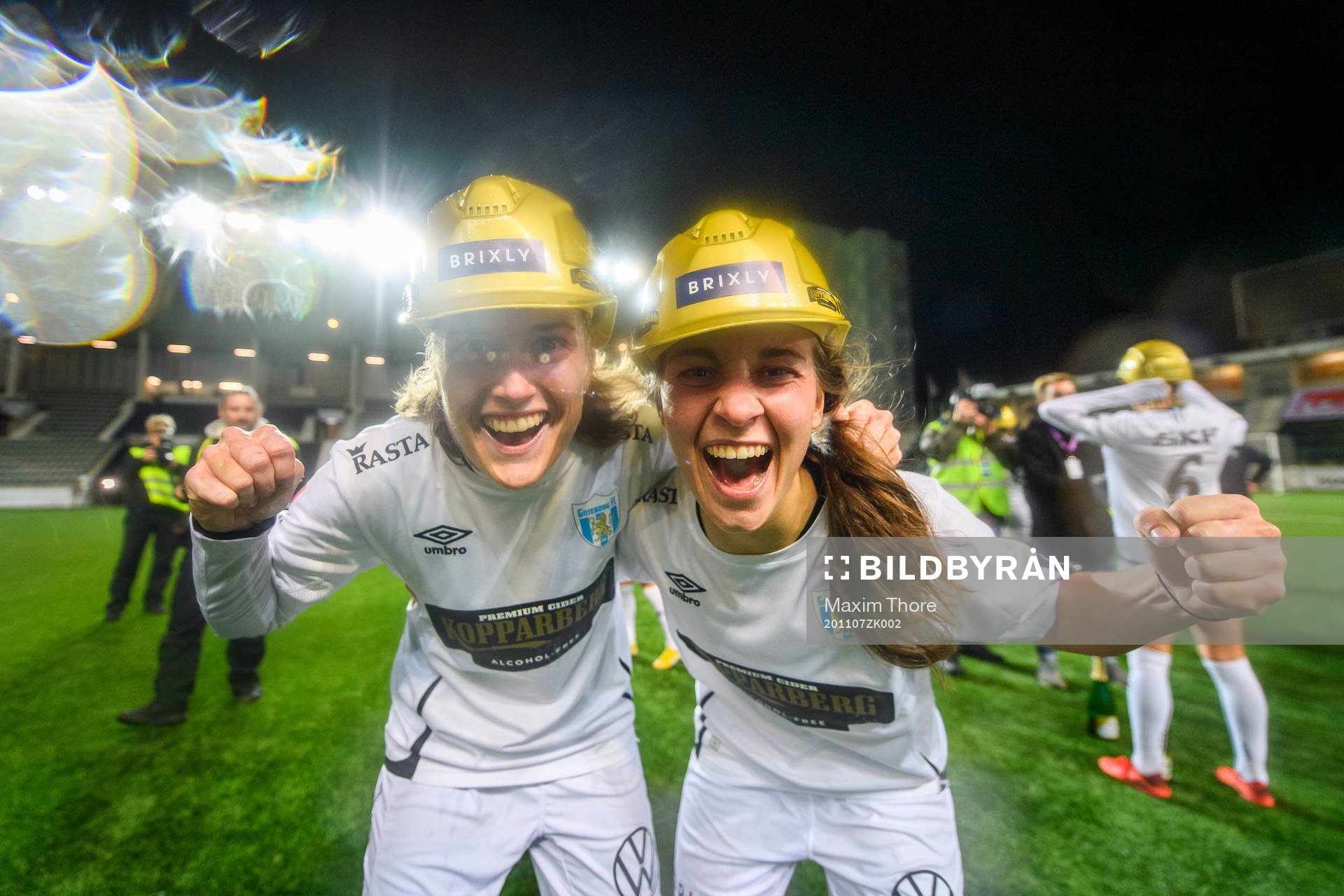 Göteborgs Julia Zigiotti Olme och Filippa Angeldal  jublar