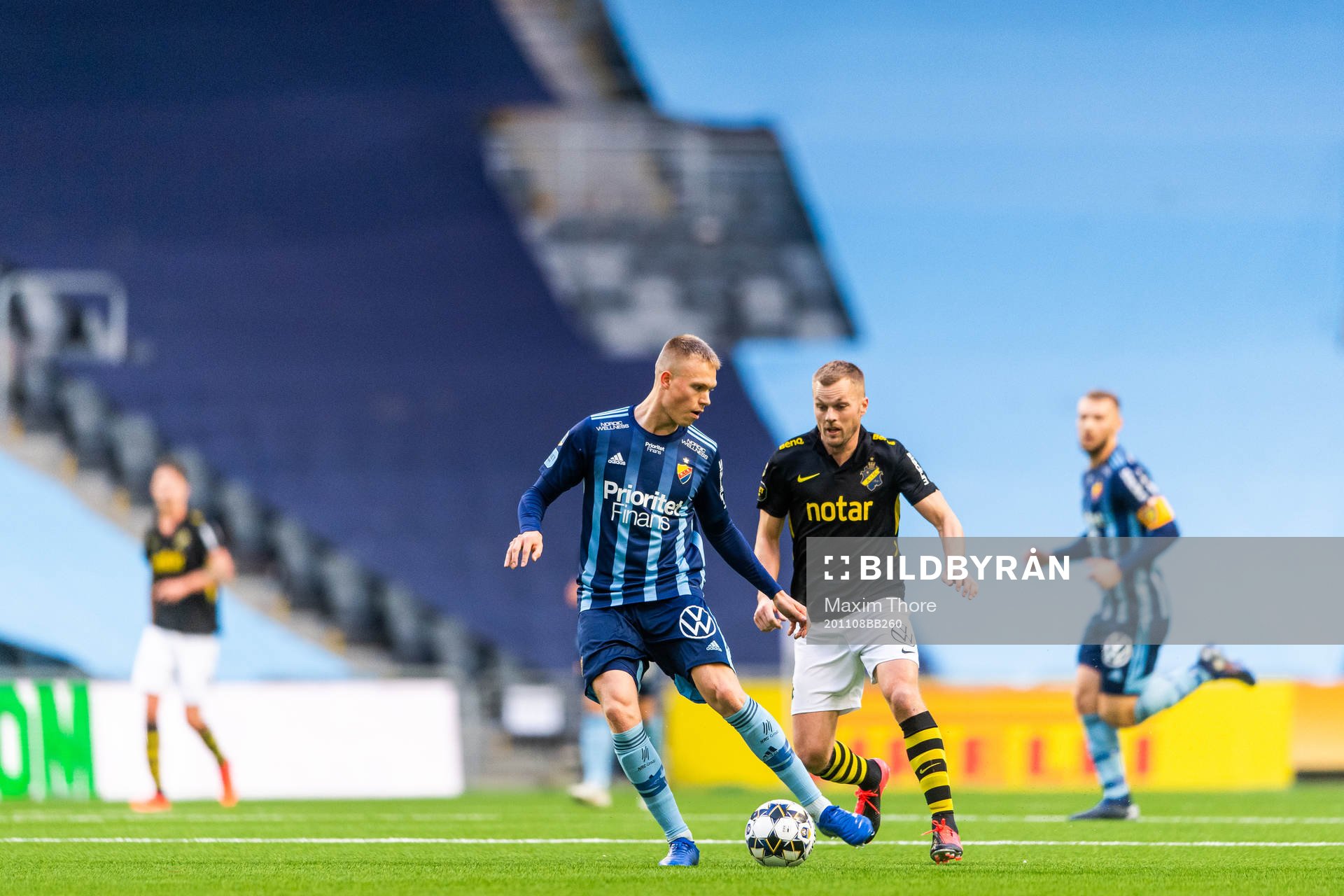 s Sebastian Larsson och Djurgårdens Jonathan Augustinsson