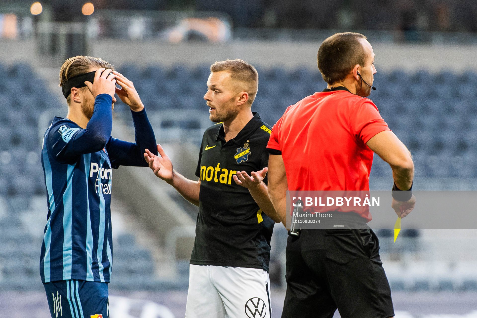 s Sebastian Larsson varnas av domare Kaspar Sjöberg