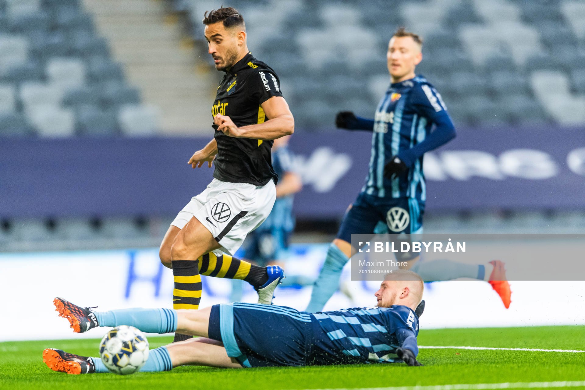 s Sotirios Papagiannopoulos och Djurgårdens Kalle Holmberg
