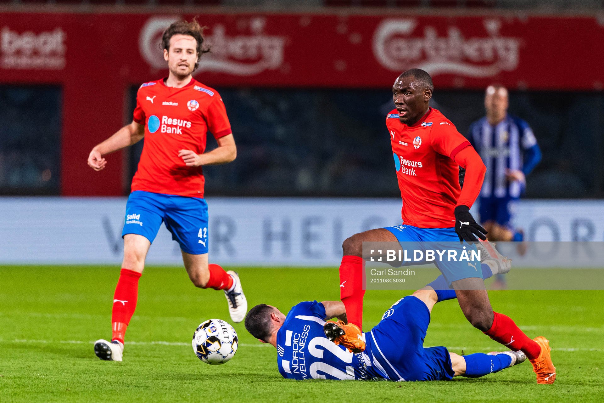 IFK Göteborg Giorgi Kharaishvili i kamp om bollen med