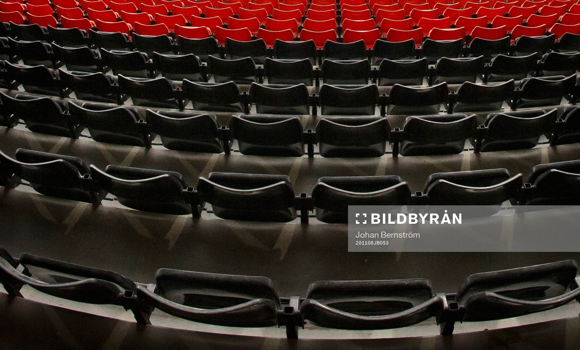 Tomma stolar på Behrn Arena