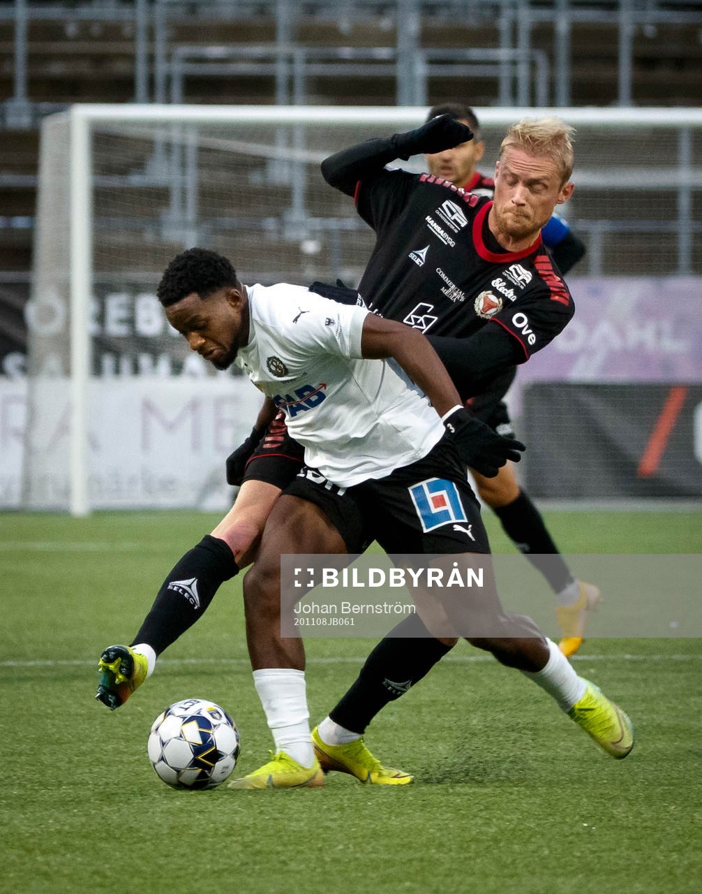 Örebros Kevin Wright och Kalmars Geir André Herrem