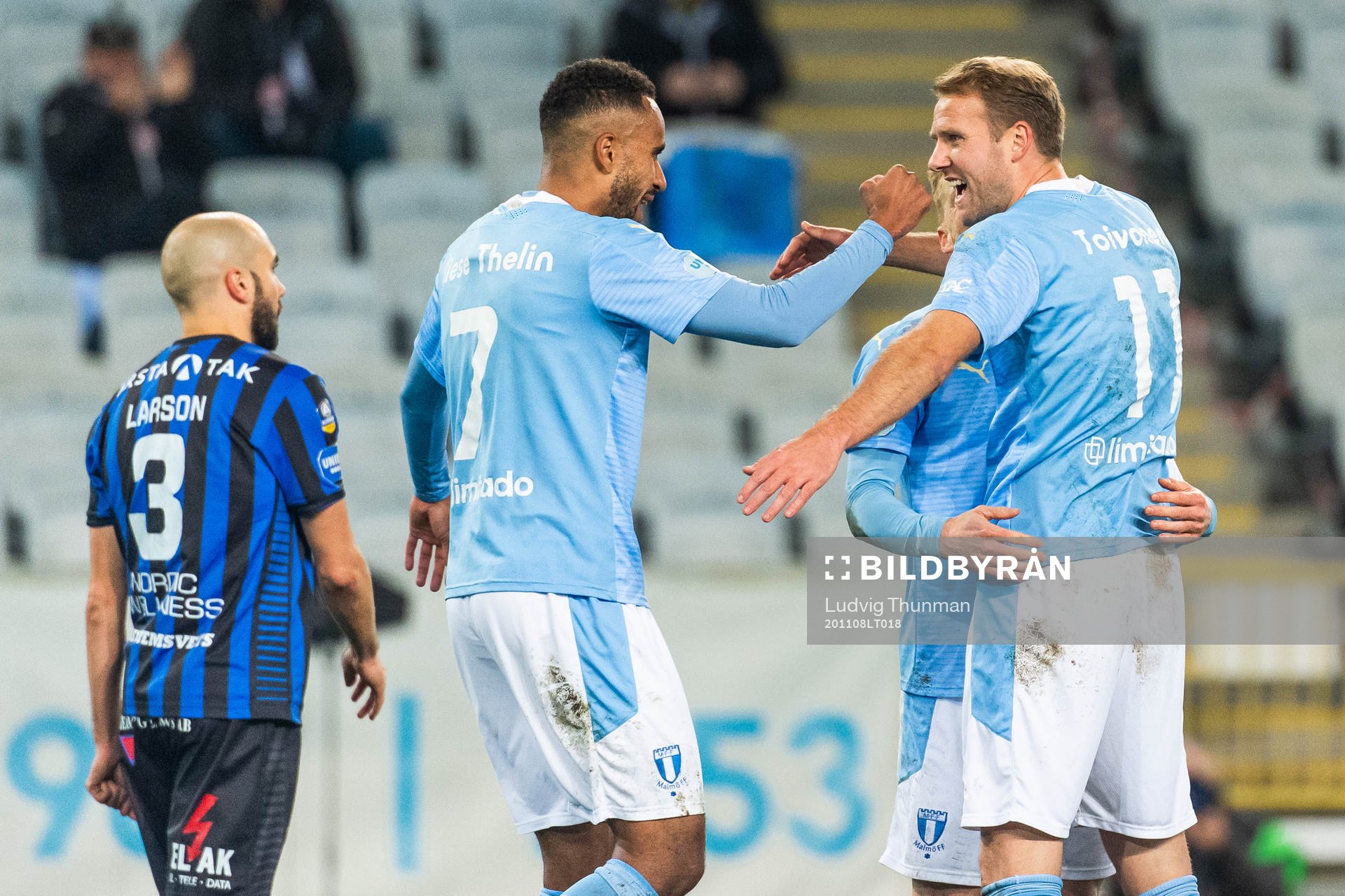 Malmö FFs Anders Christiansen jublar med Isaac Kiese