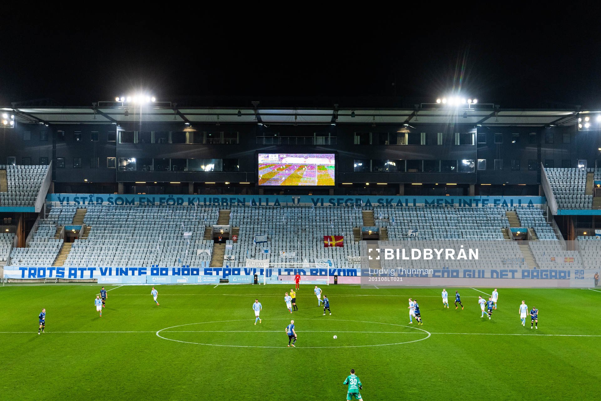 Spel för tomma läktare på Eleda Stadion