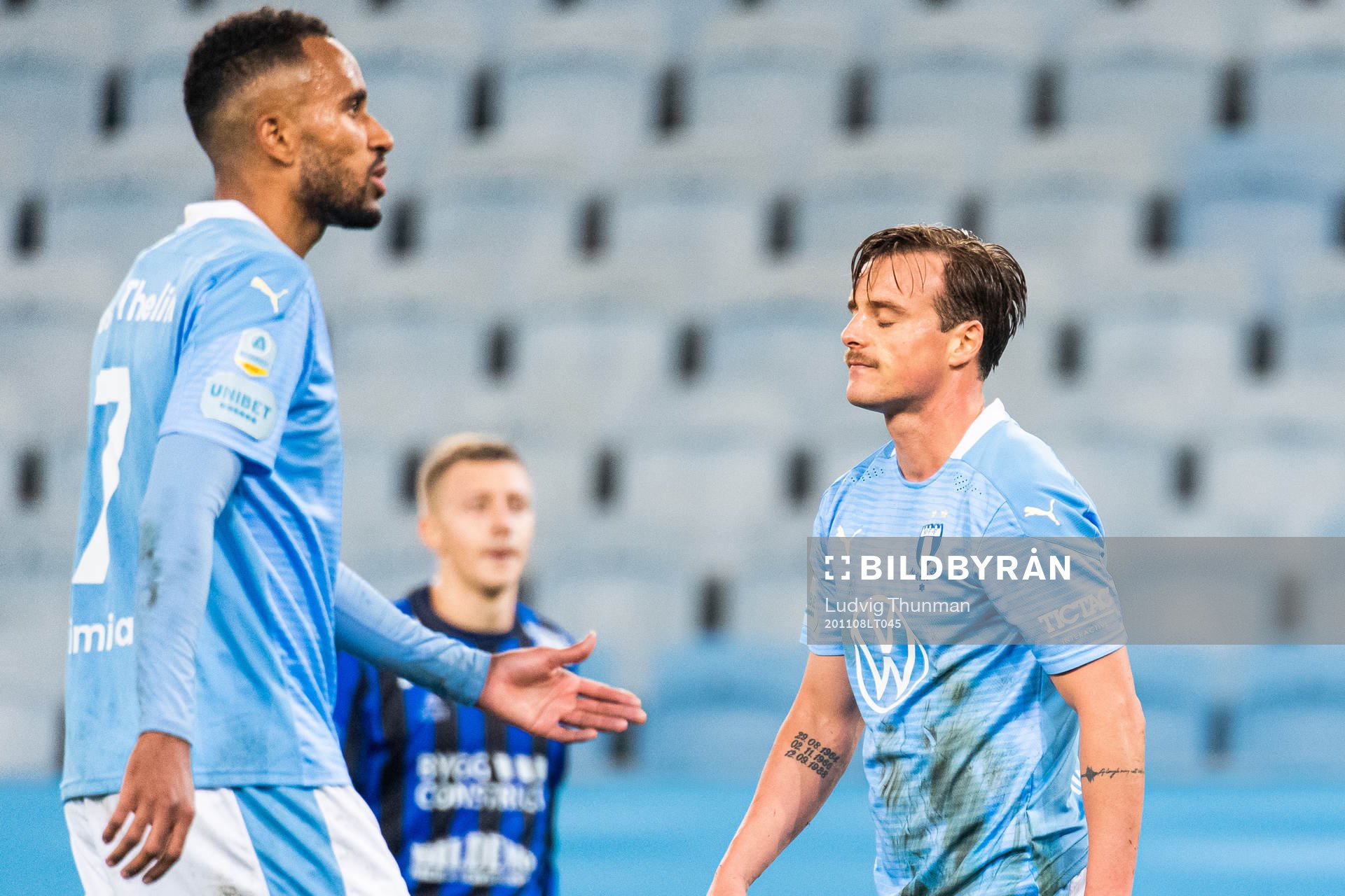 Malmö FFs Eric Larsson deppar