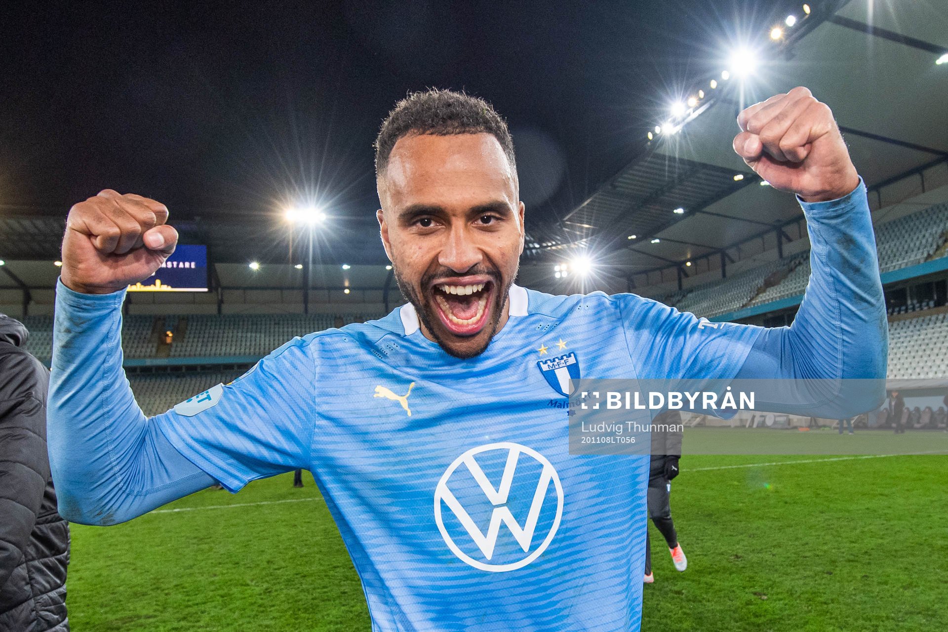 Malmö FFs Isaac Kiese Thelin jublar över SM-guldet