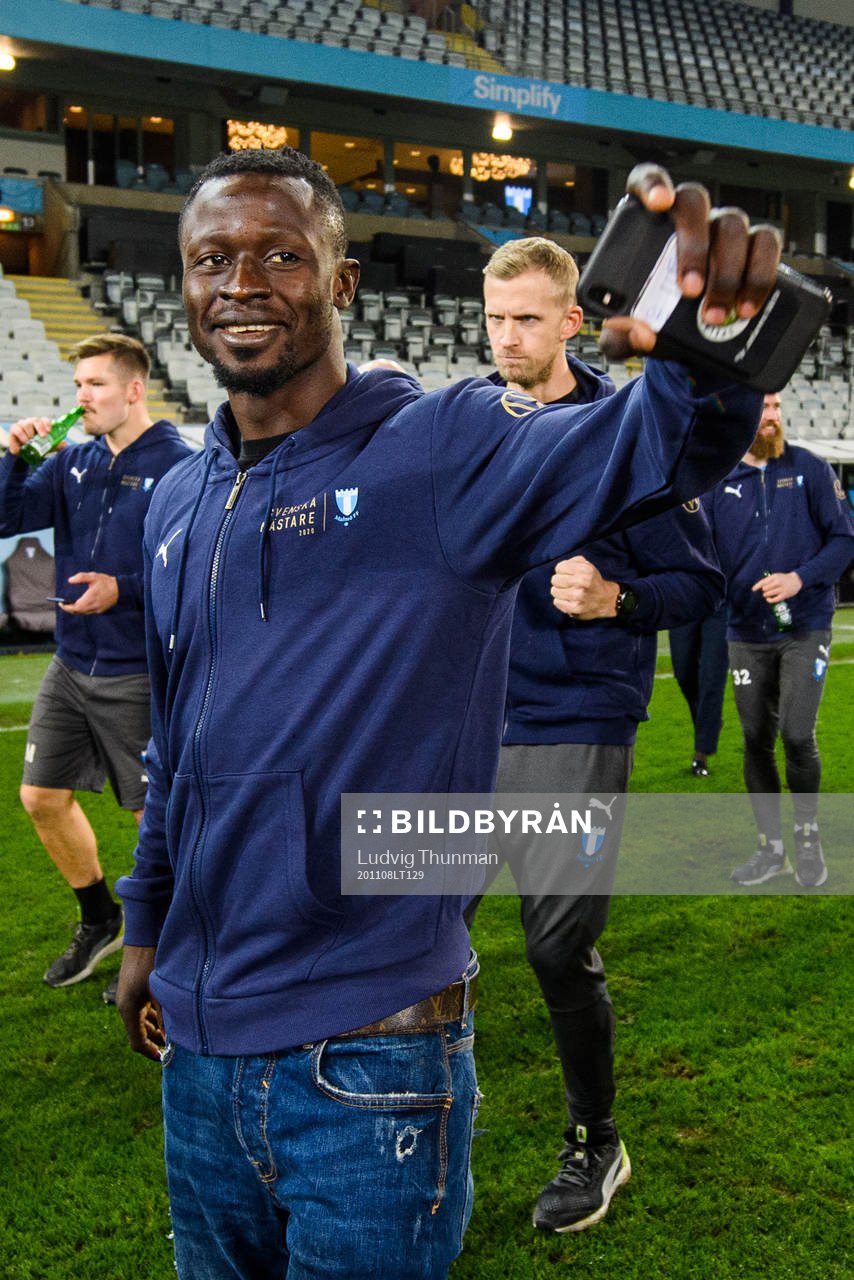 Malmö FFs Bonke Innocent efter fotbollsmatchen i Allsvenskan mellan Malmö FF och Sirius den 8 november 2020 i Malmö.
