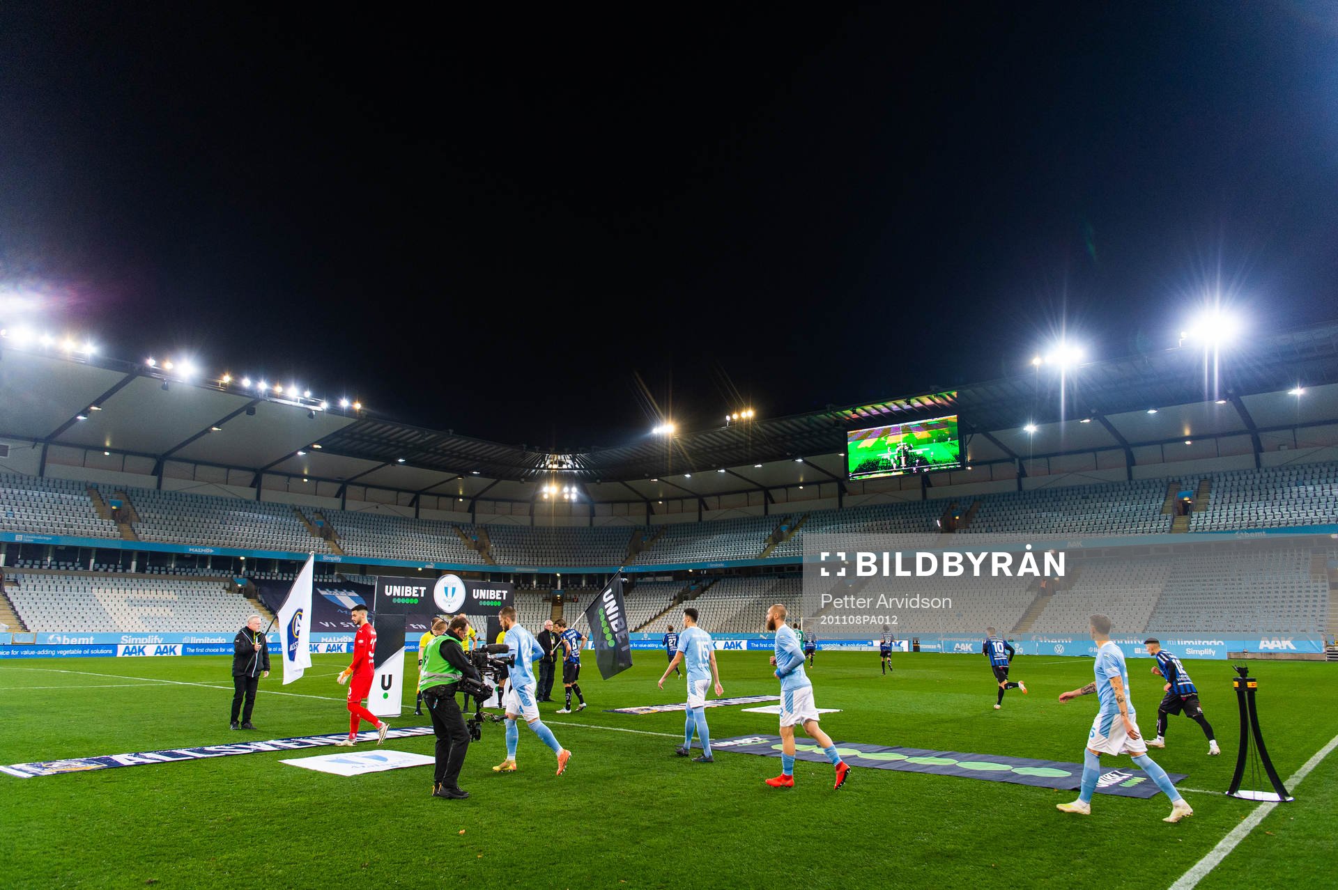 Malmö FFs  och Sirius spelare gör entré