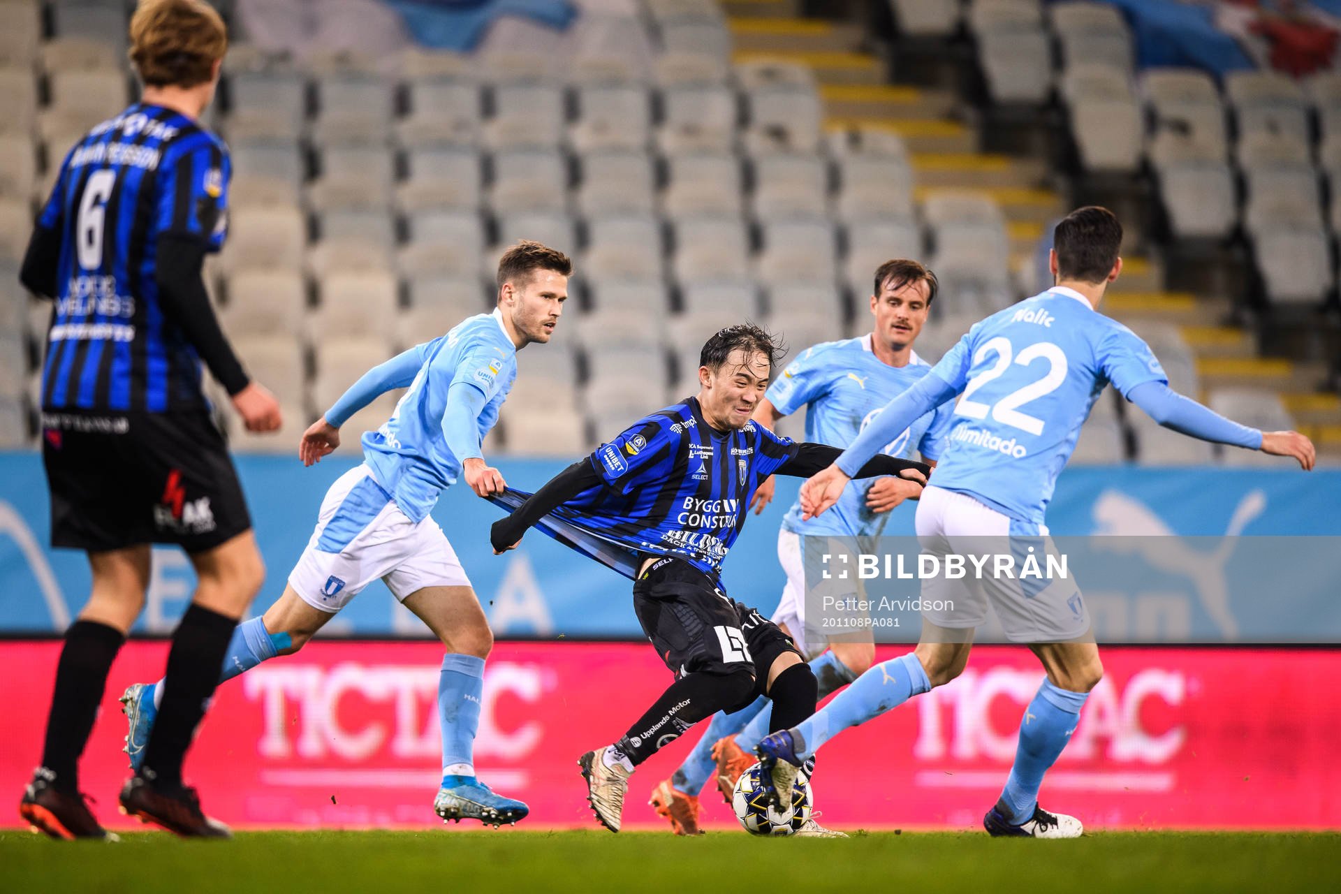 Sirius Yukiya Sugita mot Malmö FFs Arnór Traustason och
