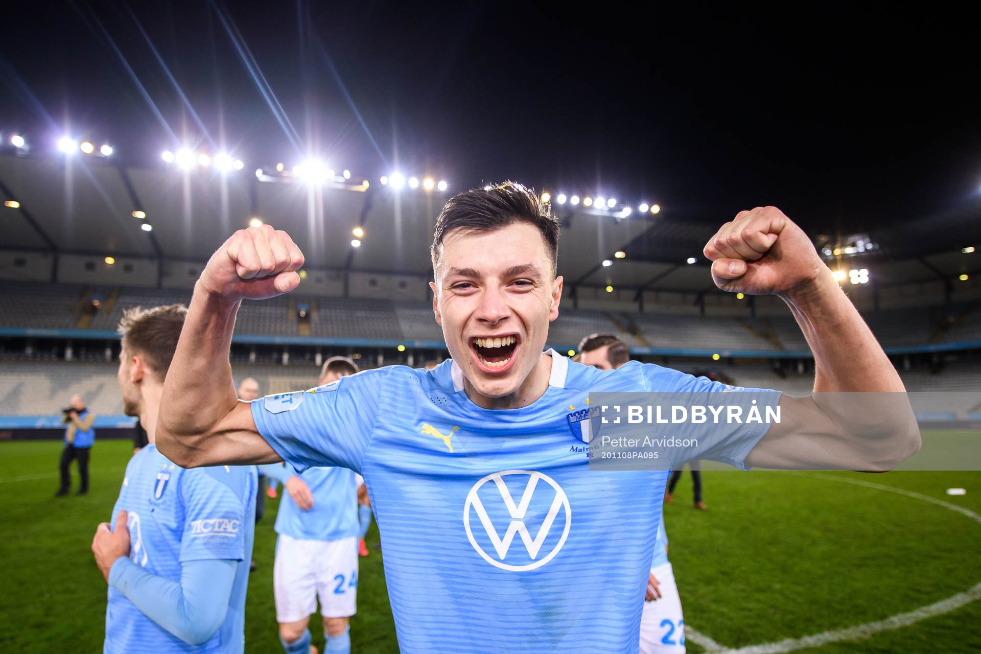 Malmö FFs Anel Ahmedhodzic jublar över SM-guldet
