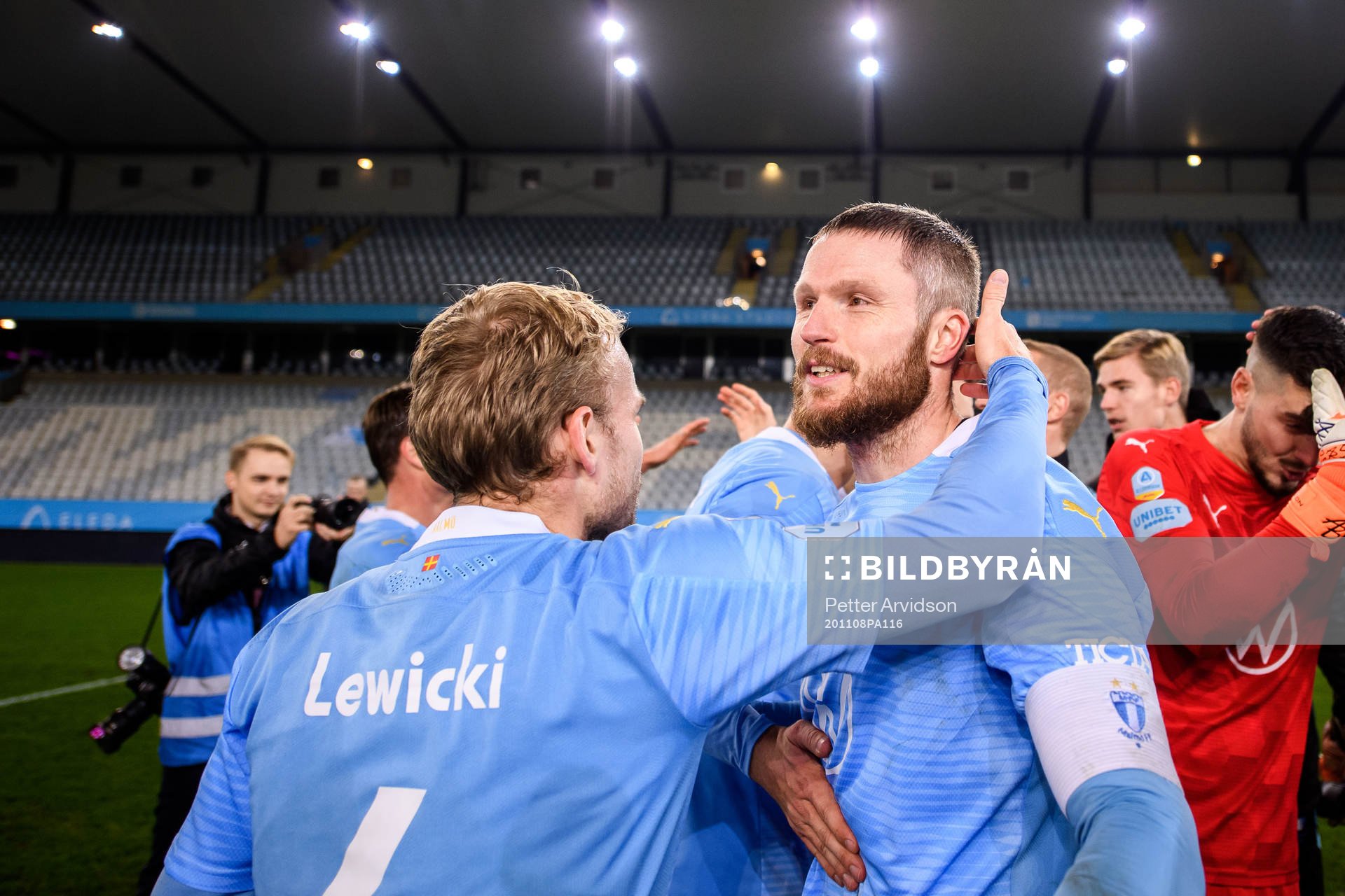 Malmö FFs Oscar Lewicki och Lasse Nielsen jublar över