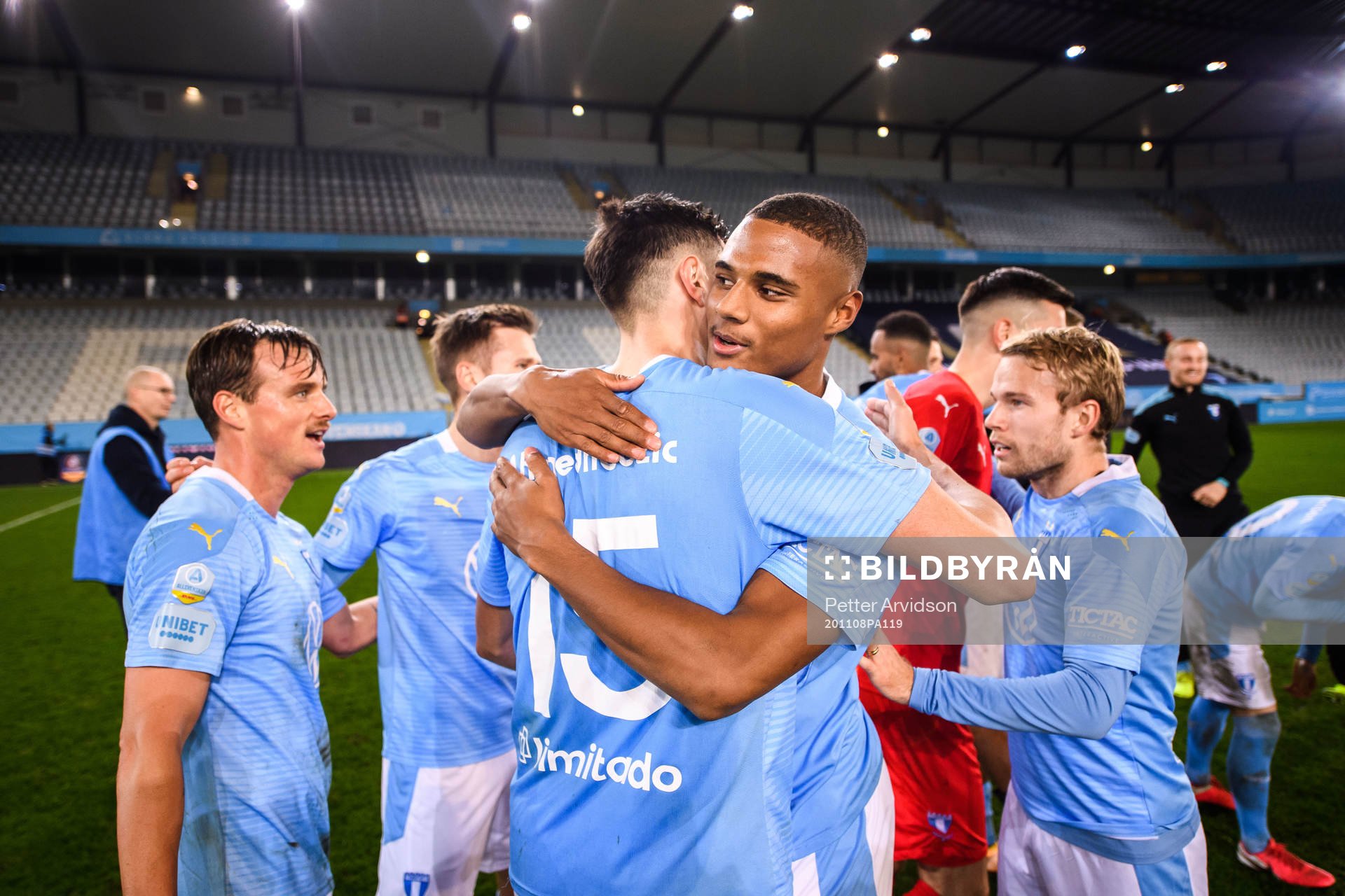 Malmö FFs Anel Ahmedhodzic och Amin Sarr jublar över