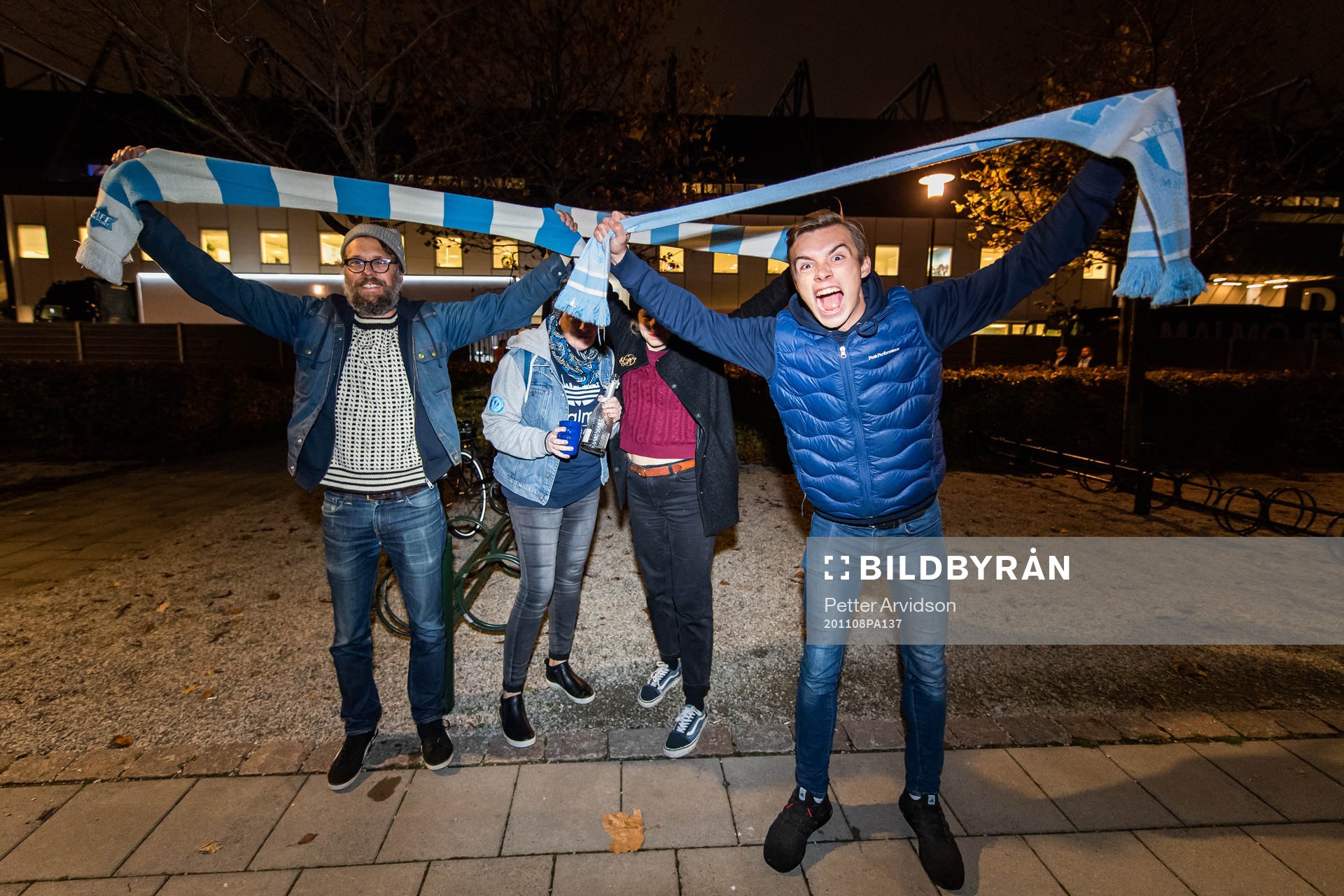 Malmö FFs supportrar jublar