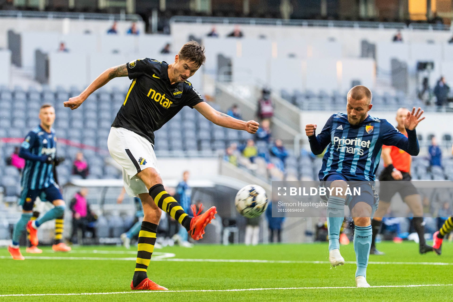 s Mikael Lustig och Djurgårdens Nicklas Bärkroth