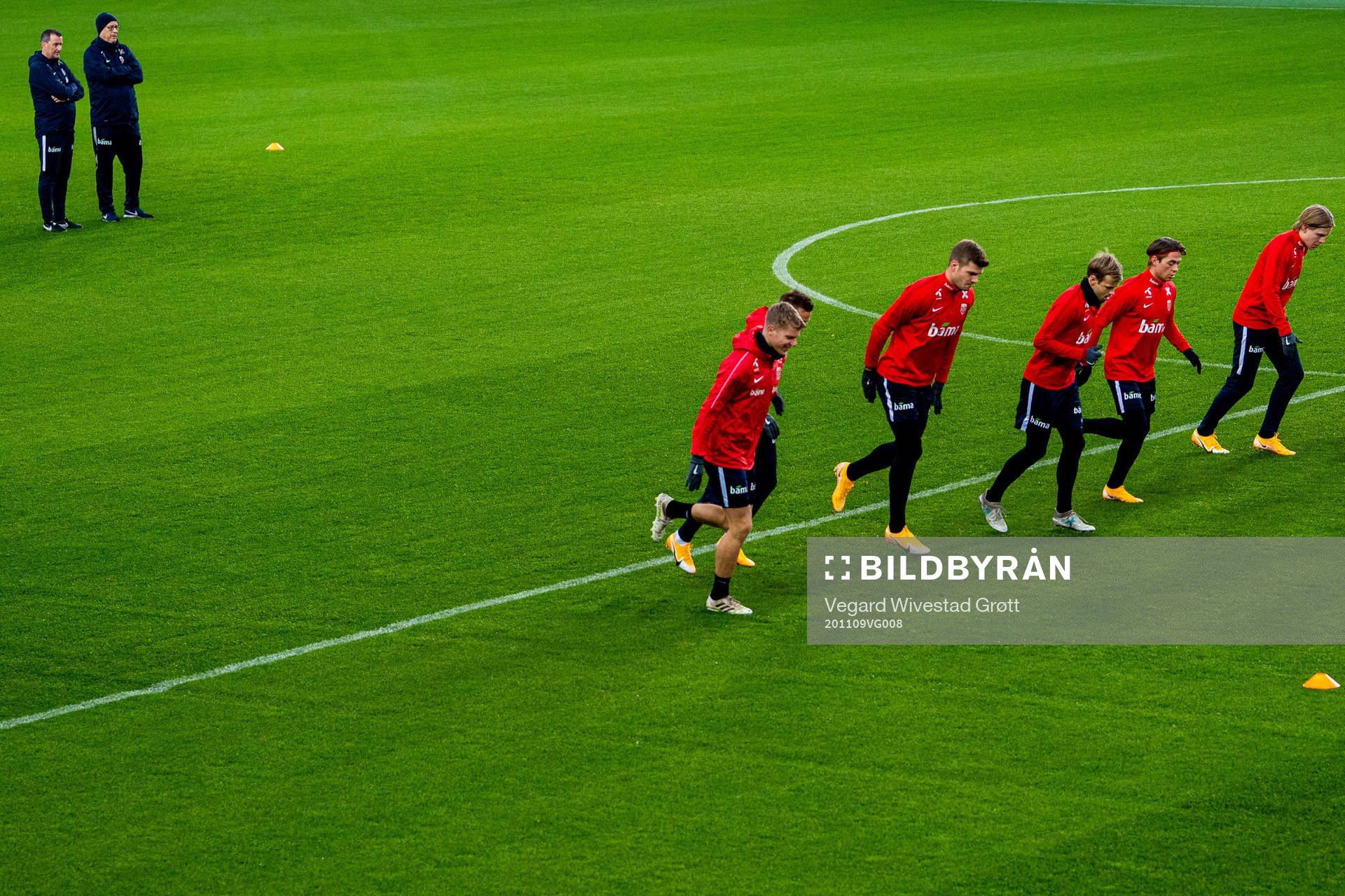 Per Joar Hansen, assistant coach, and Lars Lagerbäck, head