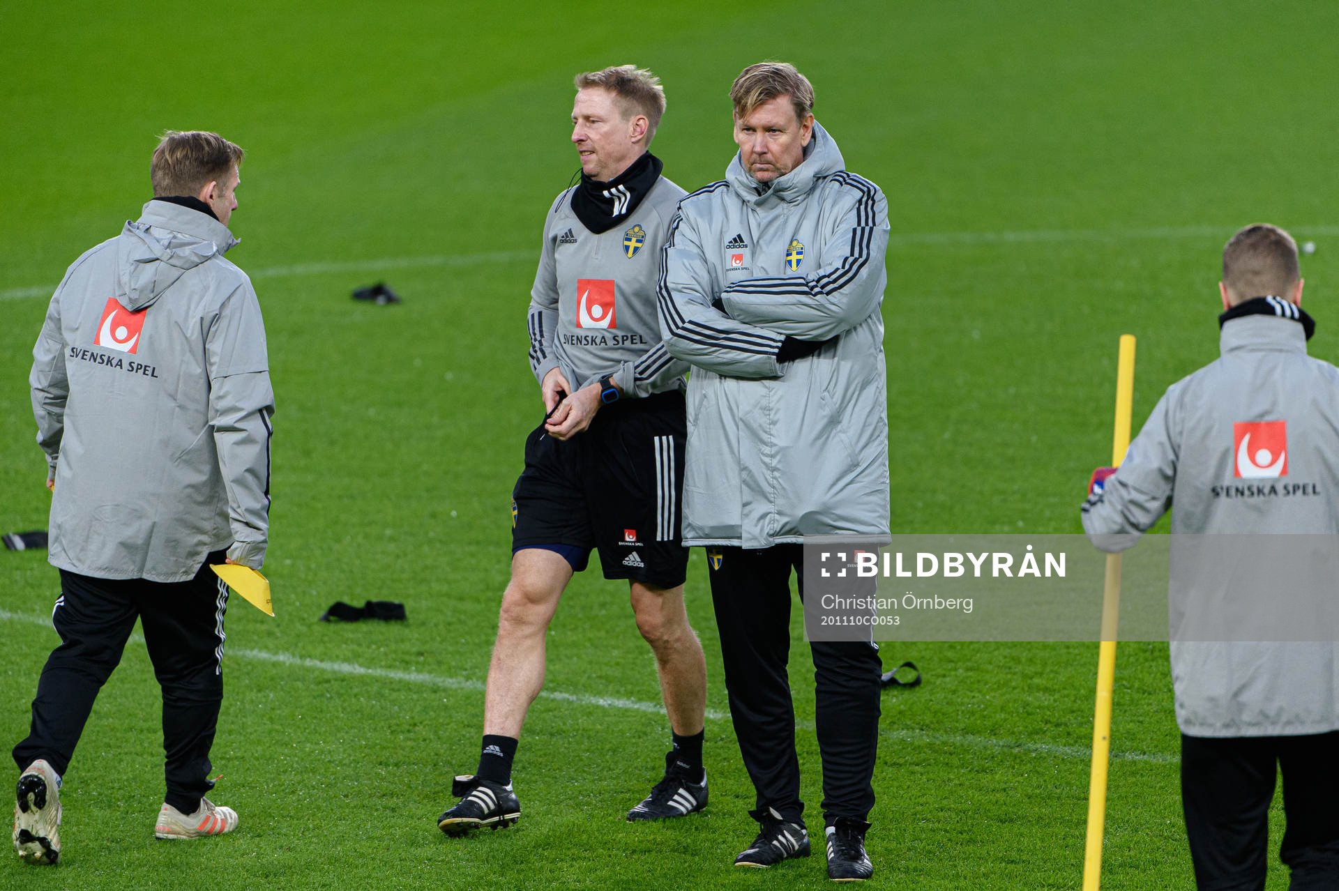 Assistant coach Peter Wettergren and physiotherapist