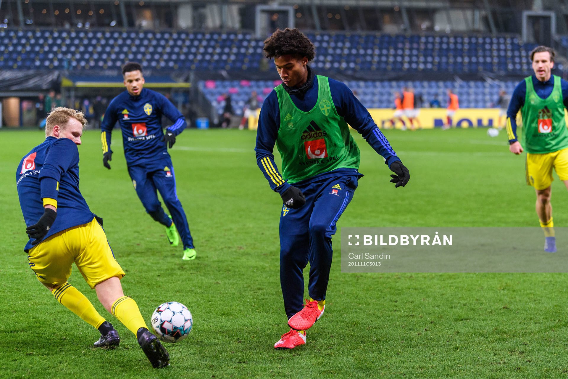 Oscar Hiljemark and Jens-Lys Cajuste of Sweden
