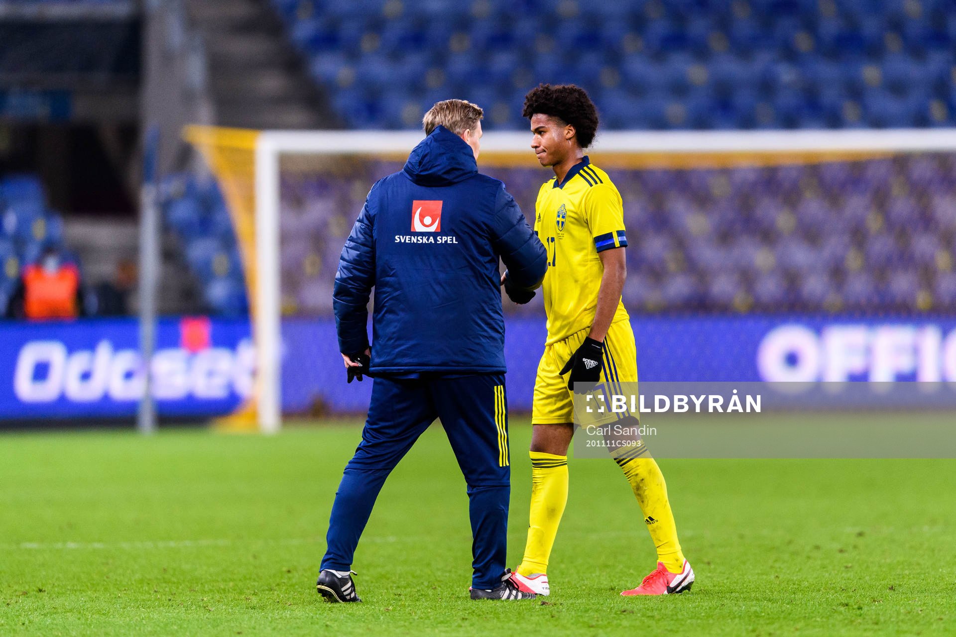 Assistant coach Peter Wettergren and Jens-Lys Cajuste of